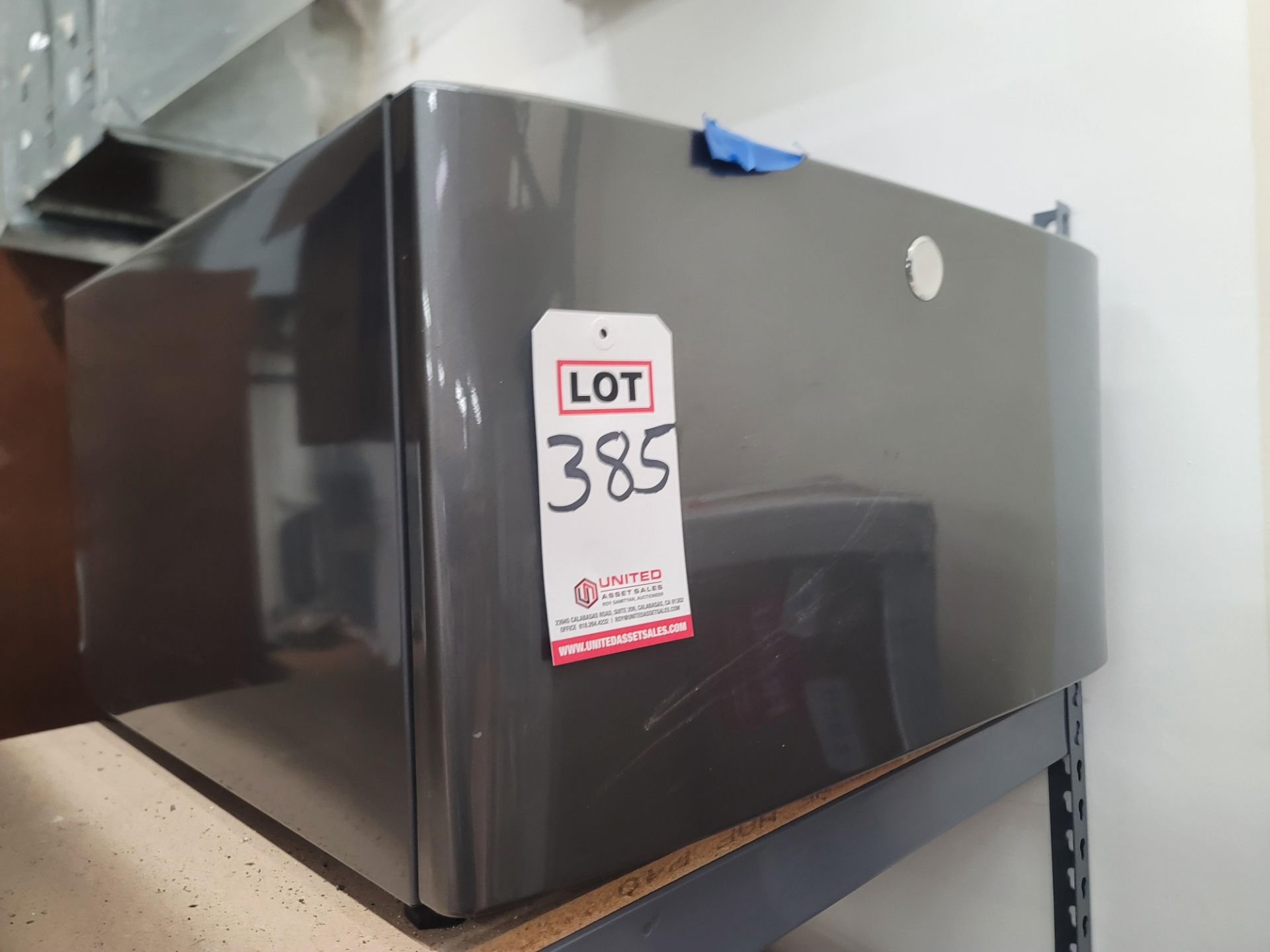 ELECTROLUX 27" LAUNDRY PEDESTAL W/ 15" HT, IN TITANIUM, MODEL EPWD157STT