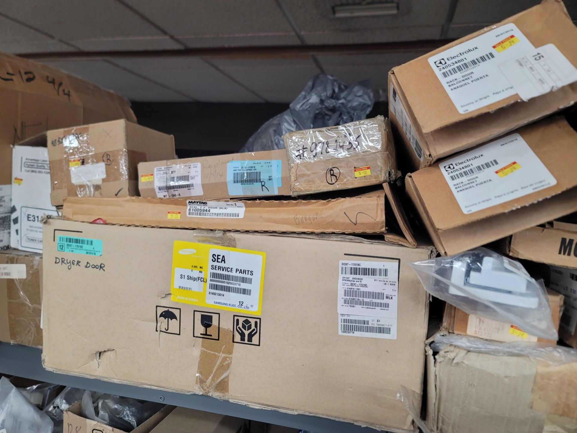 LOT - 8' SHELF UNIT W/ CONTENTS OF APPLIANCE REPLACEMENT PARTS - Image 3 of 17