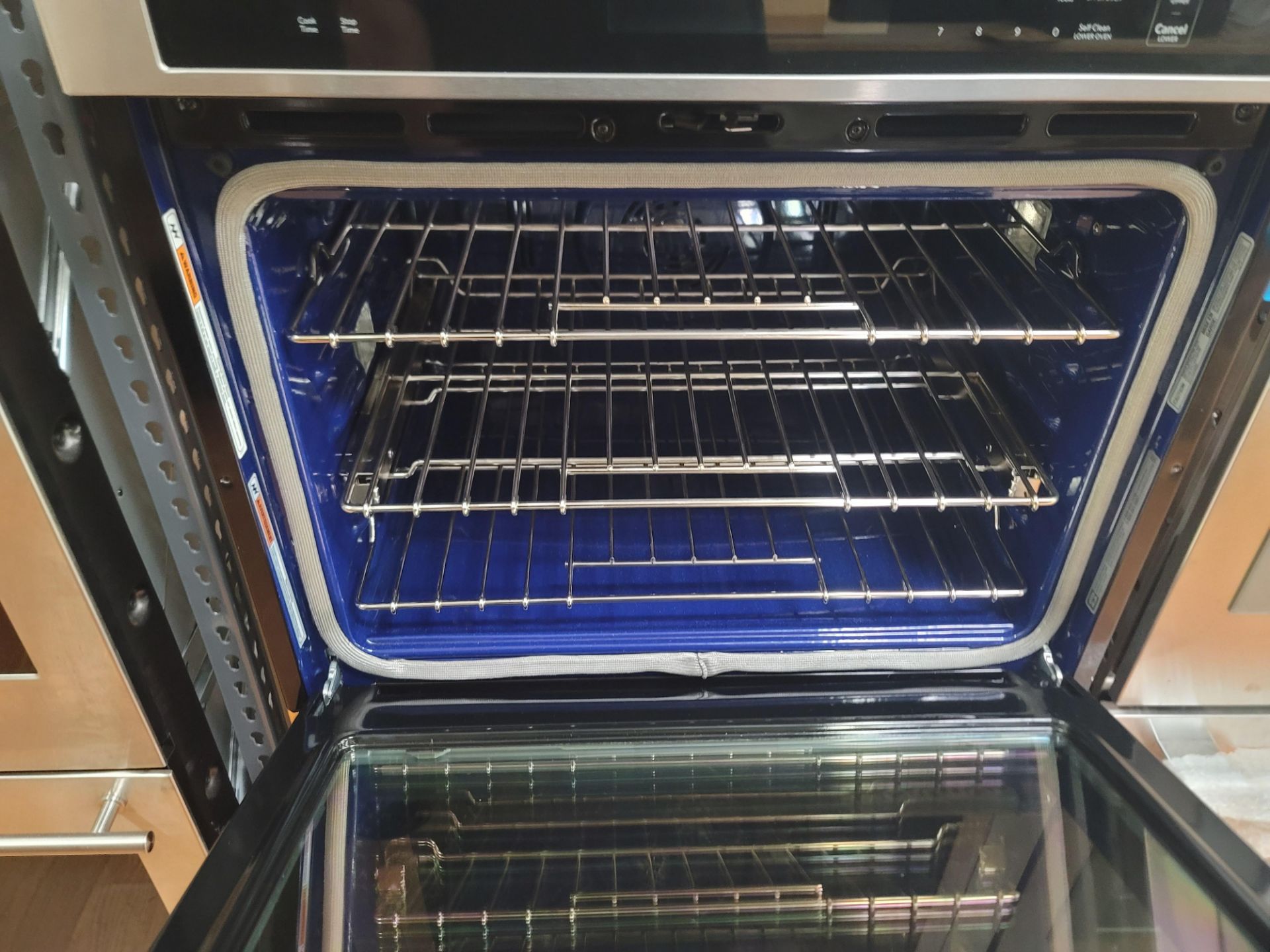 KITCHENAID 30" DOUBLE CONVECTION ELECTRIC WALL OVEN IN STAINLESS STEEL, CAPACITY: UPPER 5.0 CU. - Image 4 of 6