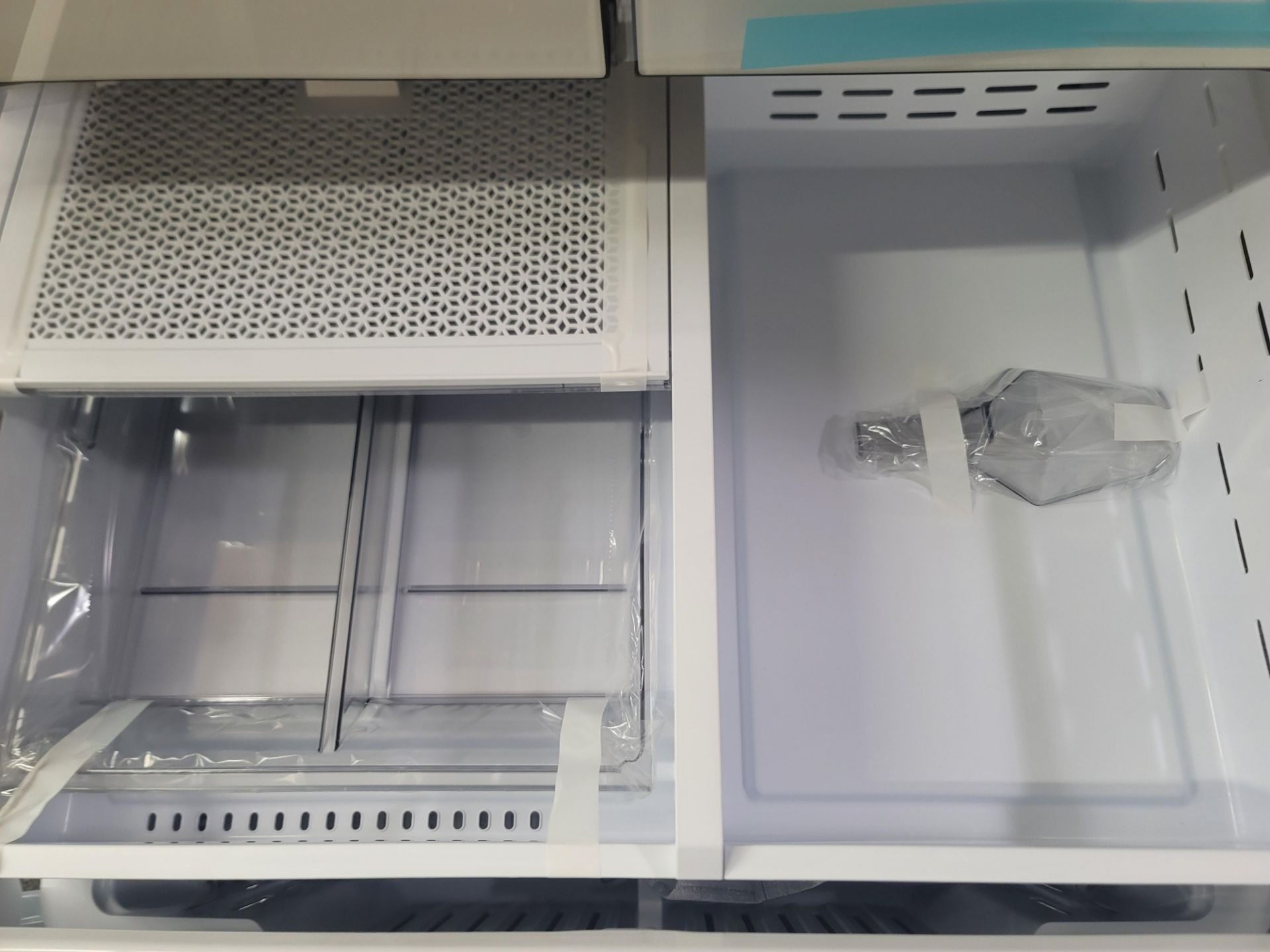 SAMSUNG BESPOKE 36" SMART FREESTANDING FRENCH DOOR 20.8 CU. FT. REFRIGERATOR / 9.0 CU. FT. FREEZER / - Image 7 of 8