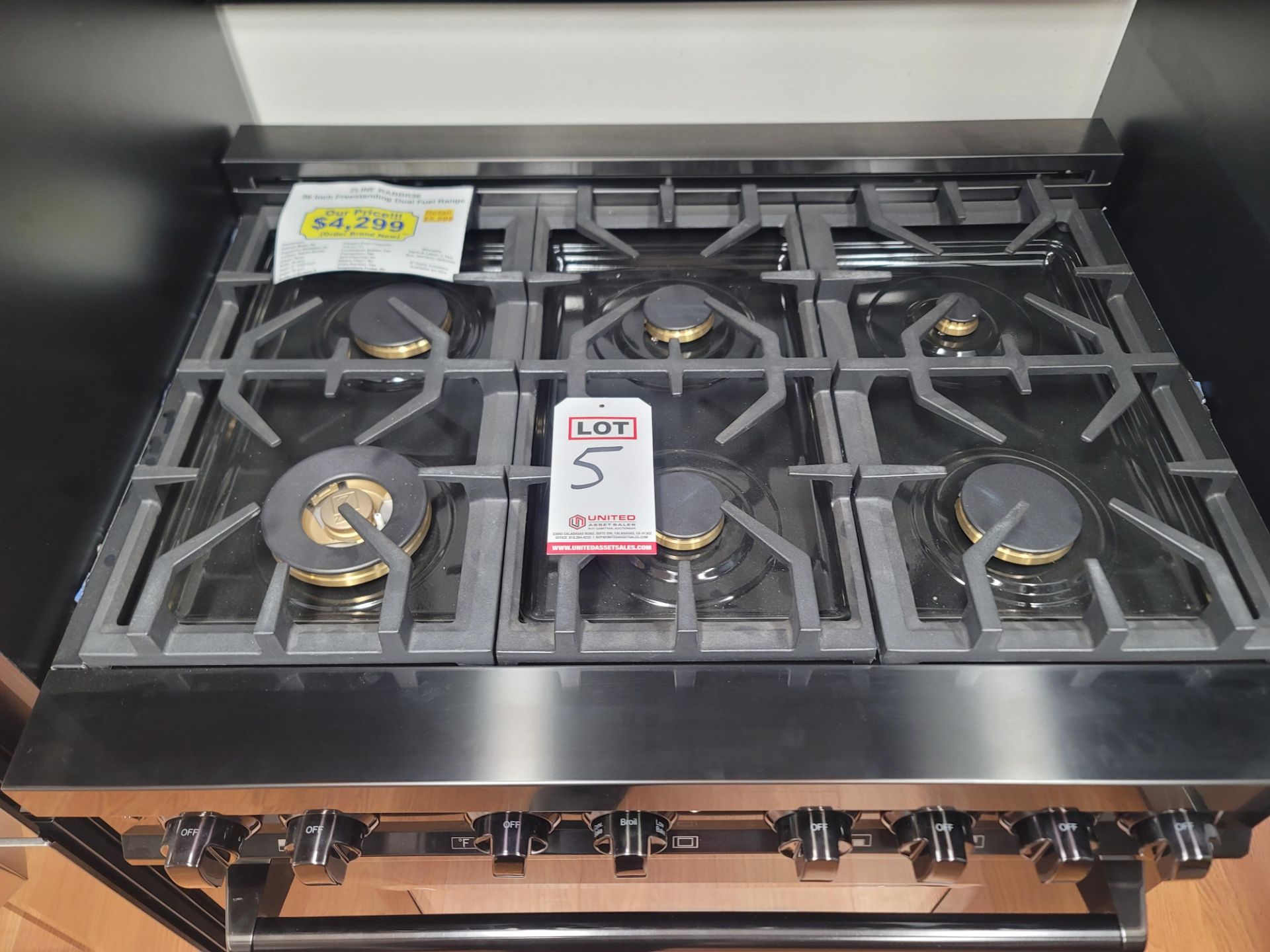 ZLINE 36" FREESTANDING DUAL FUEL RANGE W/ (6) BURNERS AND 4.6 CU. FT. OVEN CAPACITY IN BLACK, - Image 2 of 5