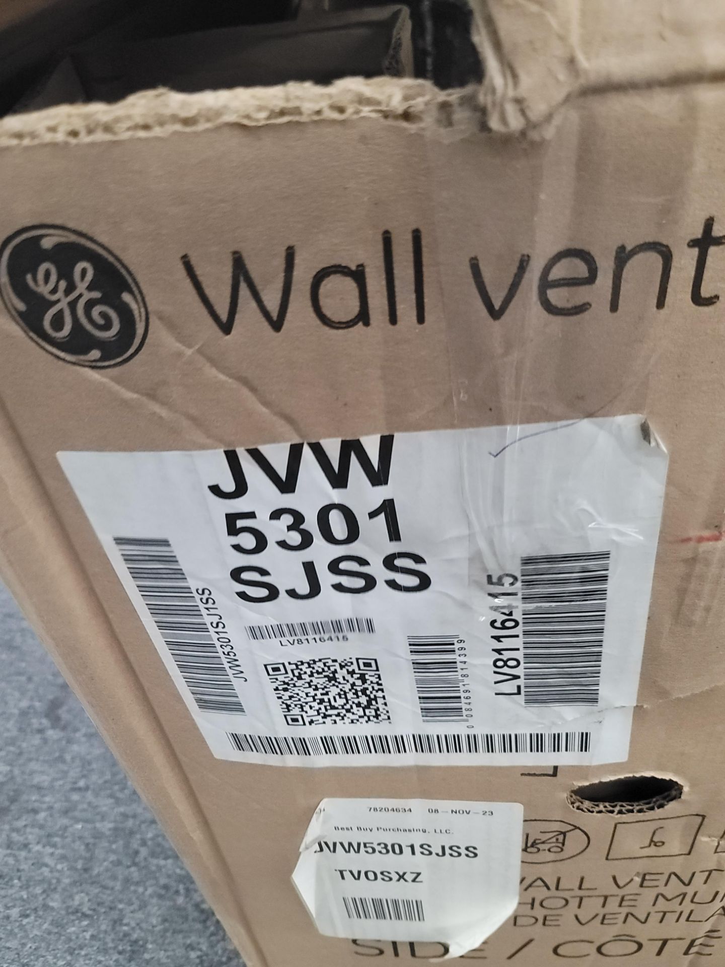 GE 30" WALL MOUNT PYRAMID CHIMNEY HOOD, MODEL JVW5301SJSS, IN ORIGINAL CARTON - Image 3 of 3