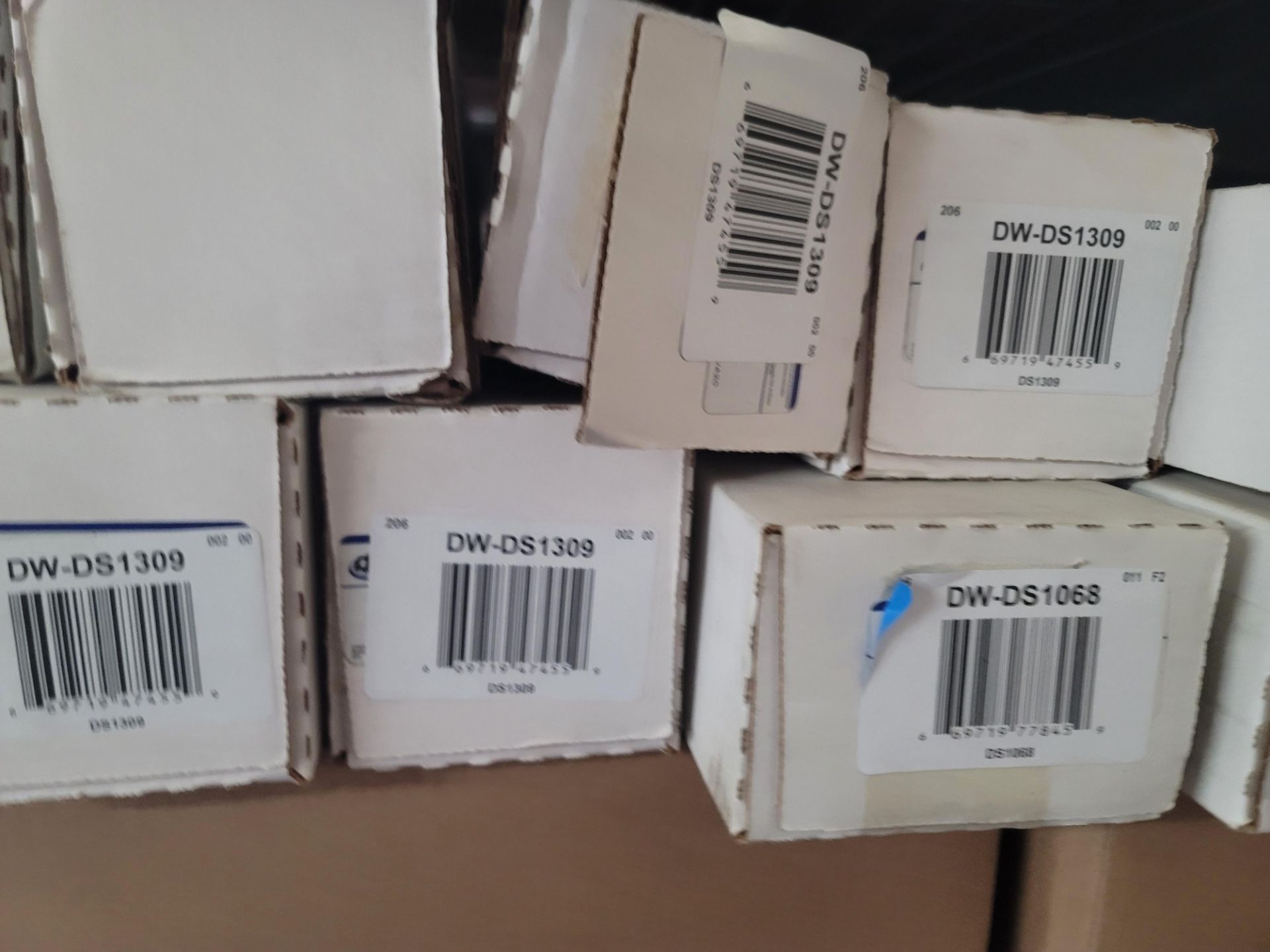 LOT - SHELF UNIT, 3' X 4', W/ CONTENTS OF CAR PARTS - Image 6 of 6