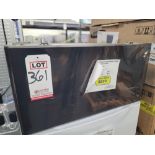 LG 27" LAUNDRY PEDESTAL W/ 13-5/8" HT, IN BLACK STAINLESS STEEL, MODEL WDP4K