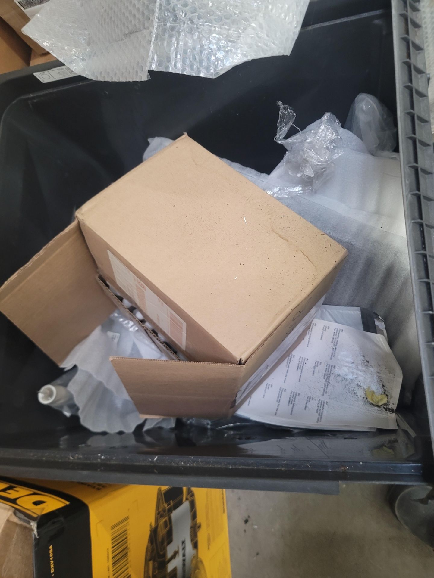 LOT - CONTENTS OF CORNER UNDER STAIRS, TO INCLUDE SHELF UNIT AND ALL APPLIANCE REPLACEMENT PARTS - Image 3 of 12