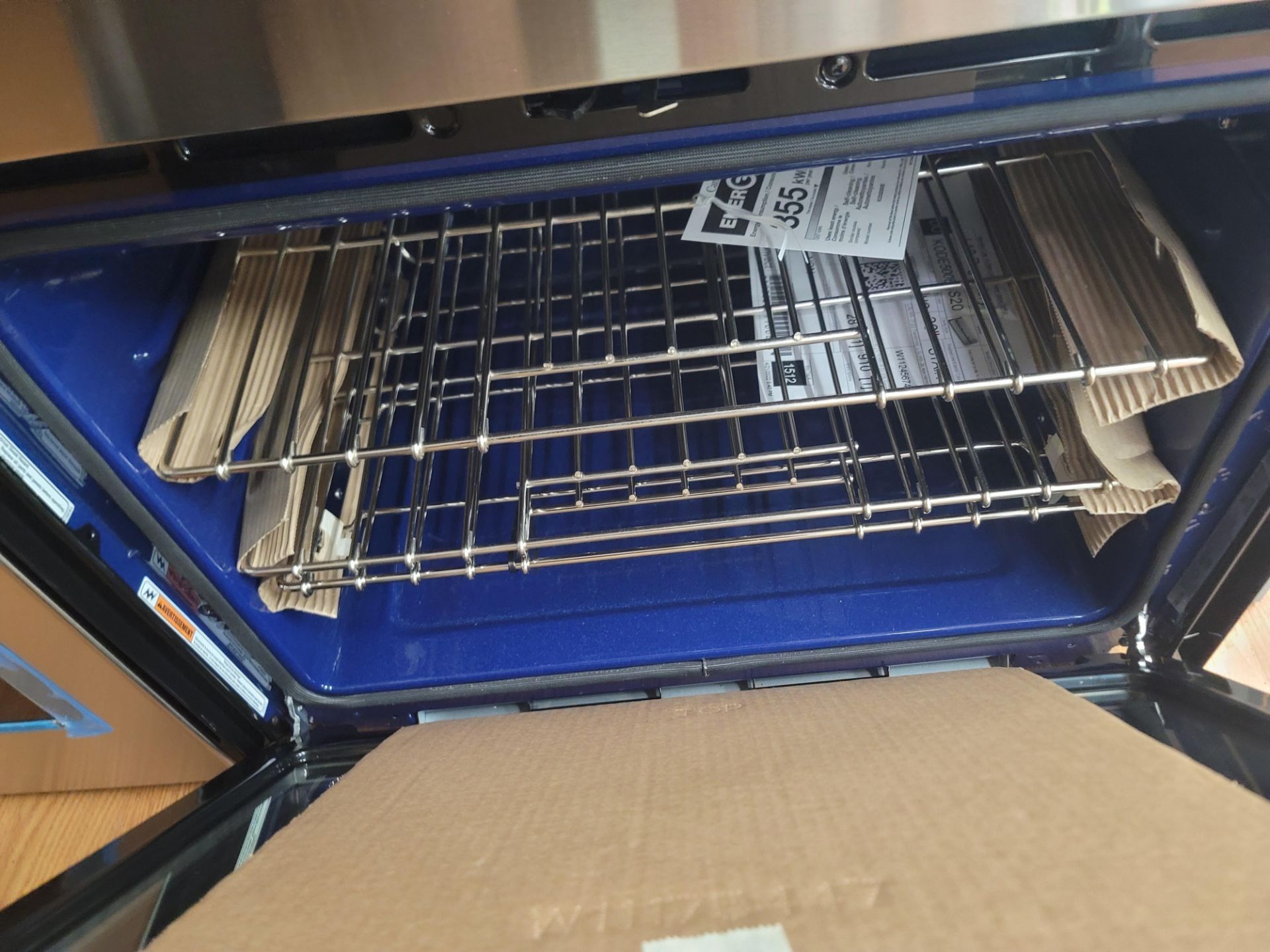 KITCHENAID 30" DOUBLE CONVECTION ELECTRIC WALL OVEN IN STAINLESS STEEL, 5.0 CU. FT. UPPER CAPACITY / - Image 3 of 4