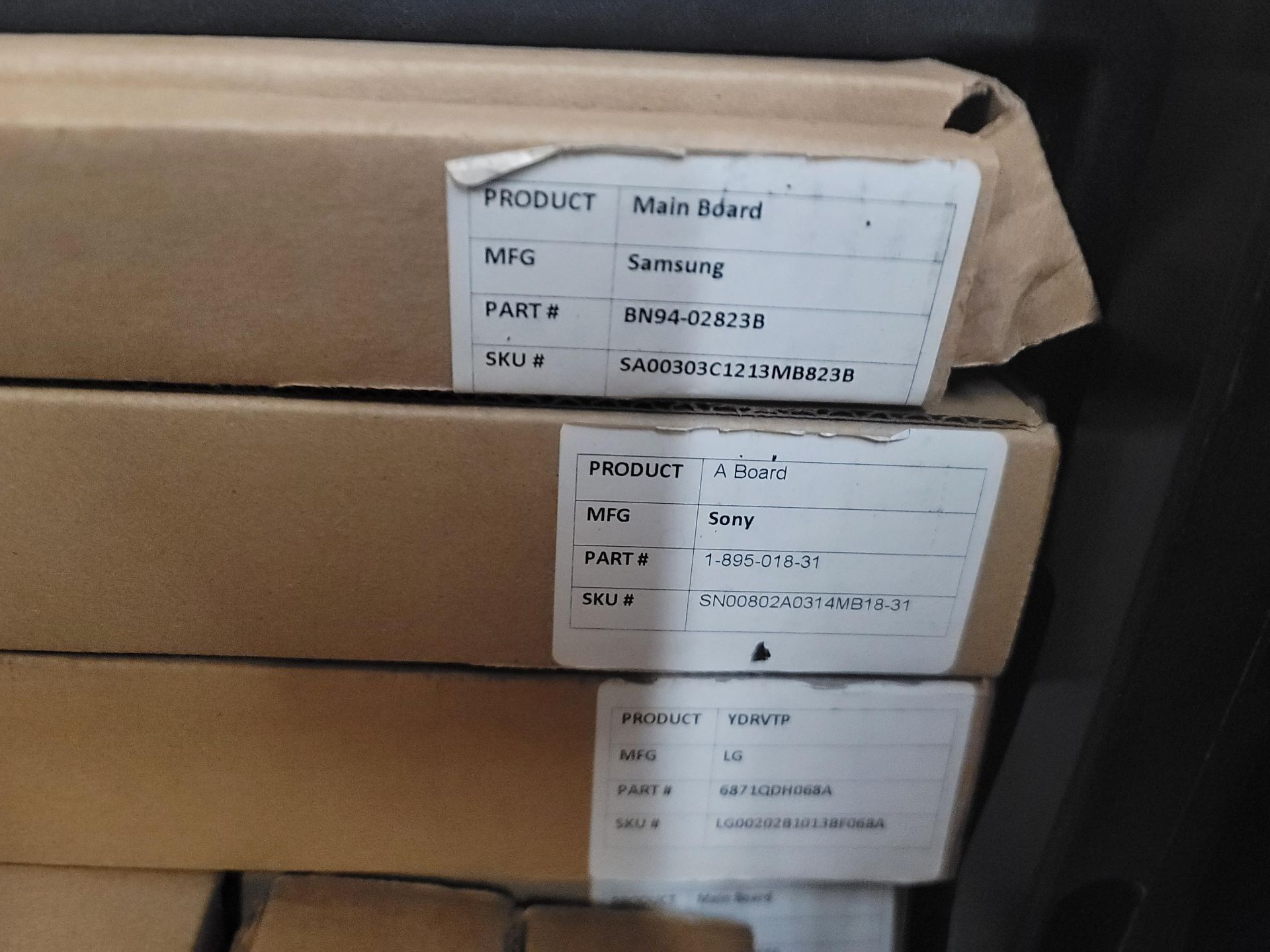 LOT - ALL APPLIANCE PARTS ON (1) 8' SECTION OF SHELVING - Image 6 of 11