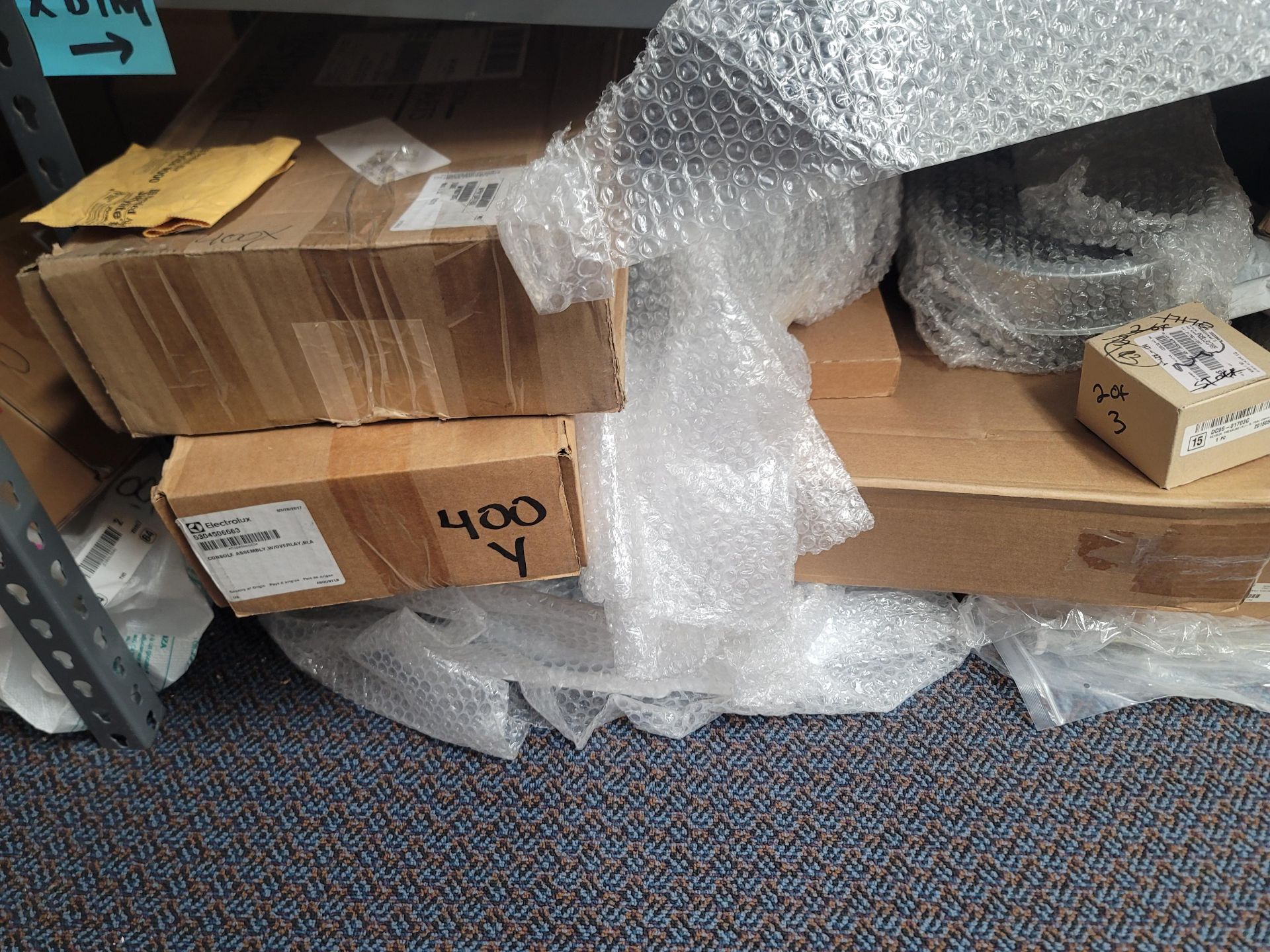 LOT - 8' SHELF UNIT W/ CONTENTS OF APPLIANCE REPLACEMENT PARTS - Image 13 of 16