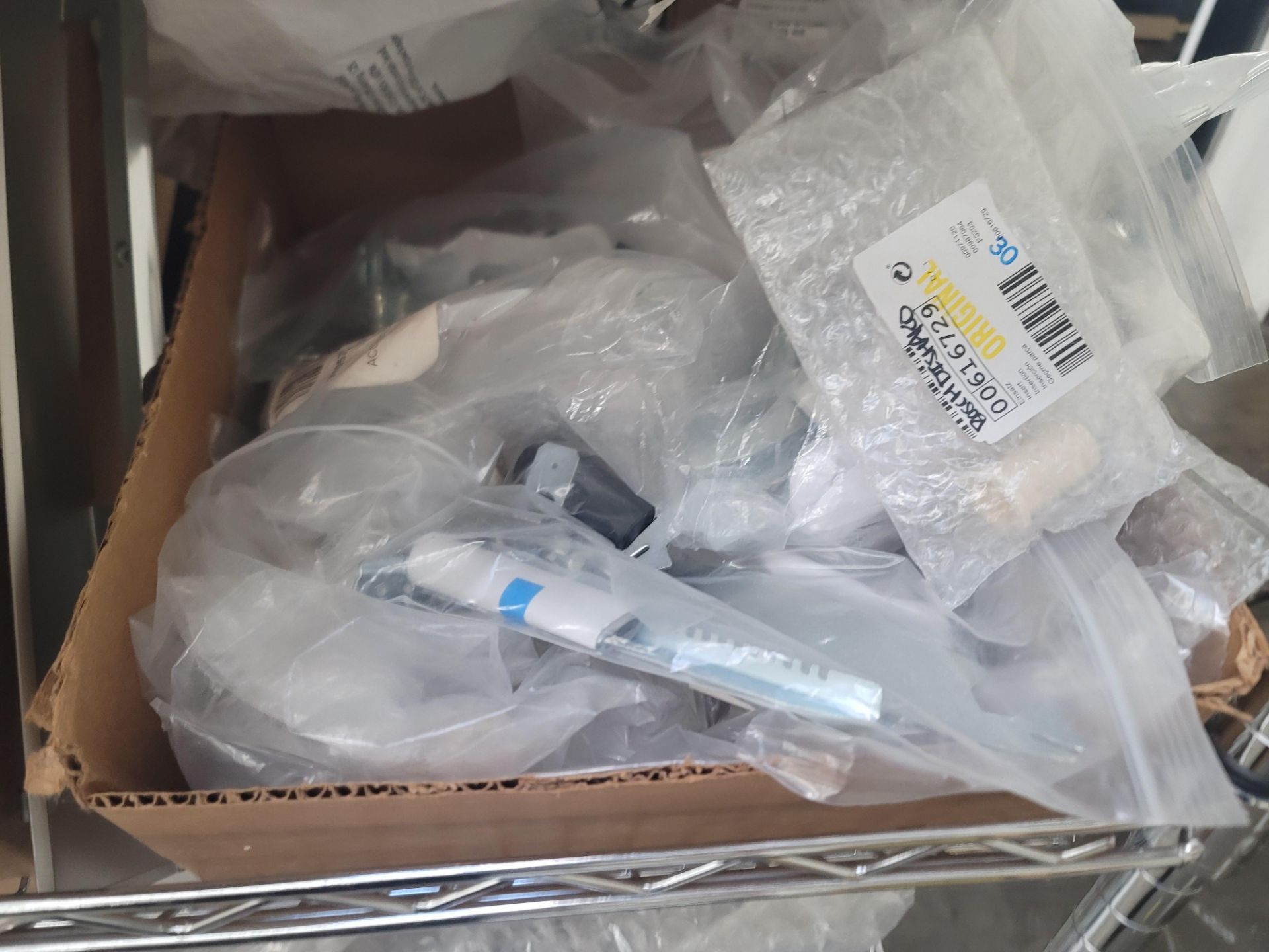 LOT - WIRE SHELF ON CASTERS, W/ CONTENTS OF APPLIANCE REPLACEMENT PARTS - Image 5 of 10