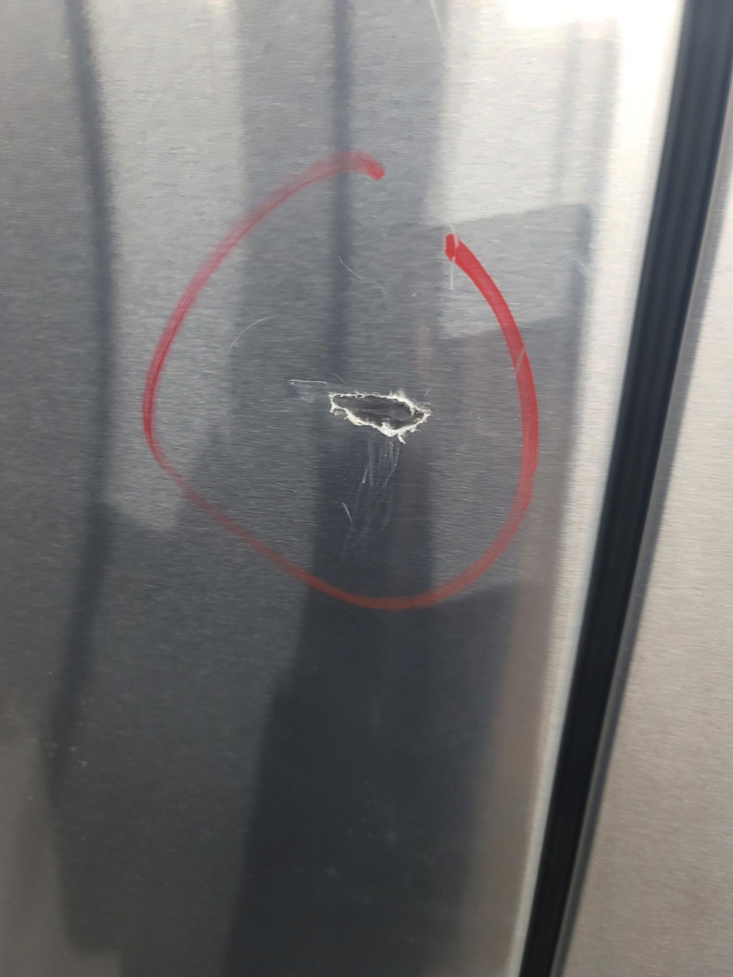 BOSCH 800 SERIES 36" SMART COUNTER DEPTH FRENCH DOOR 15 CU. FT. REFRIGERATOR / 6.0 CU. FT. FREEZER / - Image 2 of 6