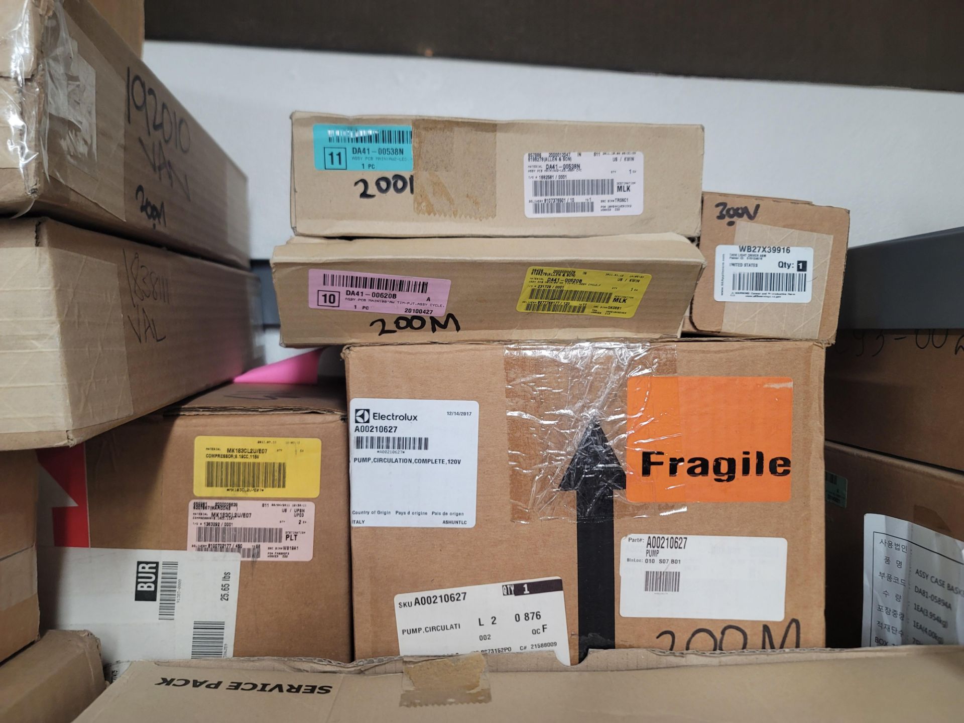 LOT - 8' SHELF UNIT W/ CONTENTS OF APPLIANCE REPLACEMENT PARTS - Image 10 of 23