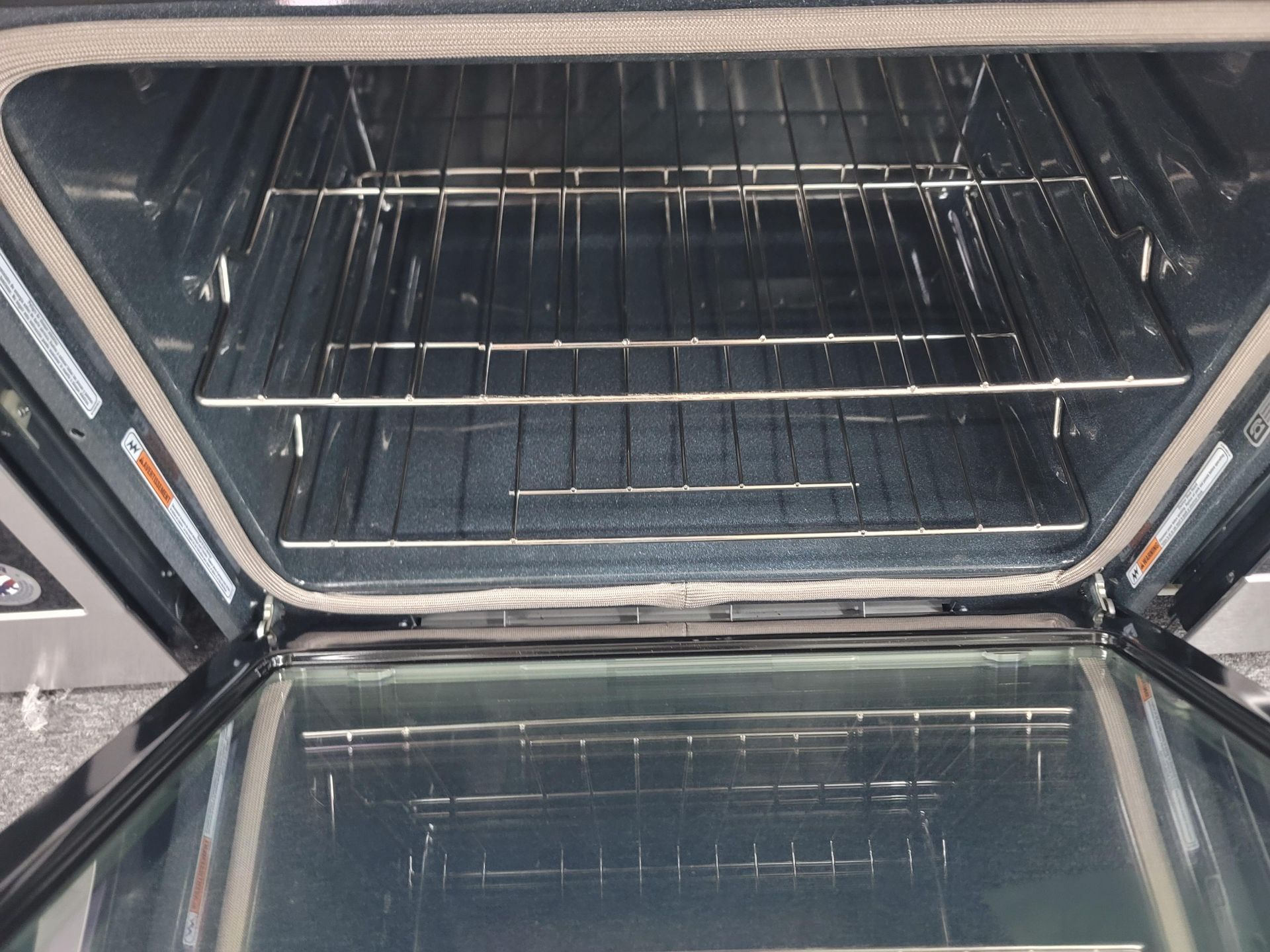 WHIRLPOOL 30" SINGLE SMART OVEN W/ 5.0 CU. FT. CAPACITY IN STAINLESS STEEL, MODEL WOS51EC0HS - Image 3 of 4