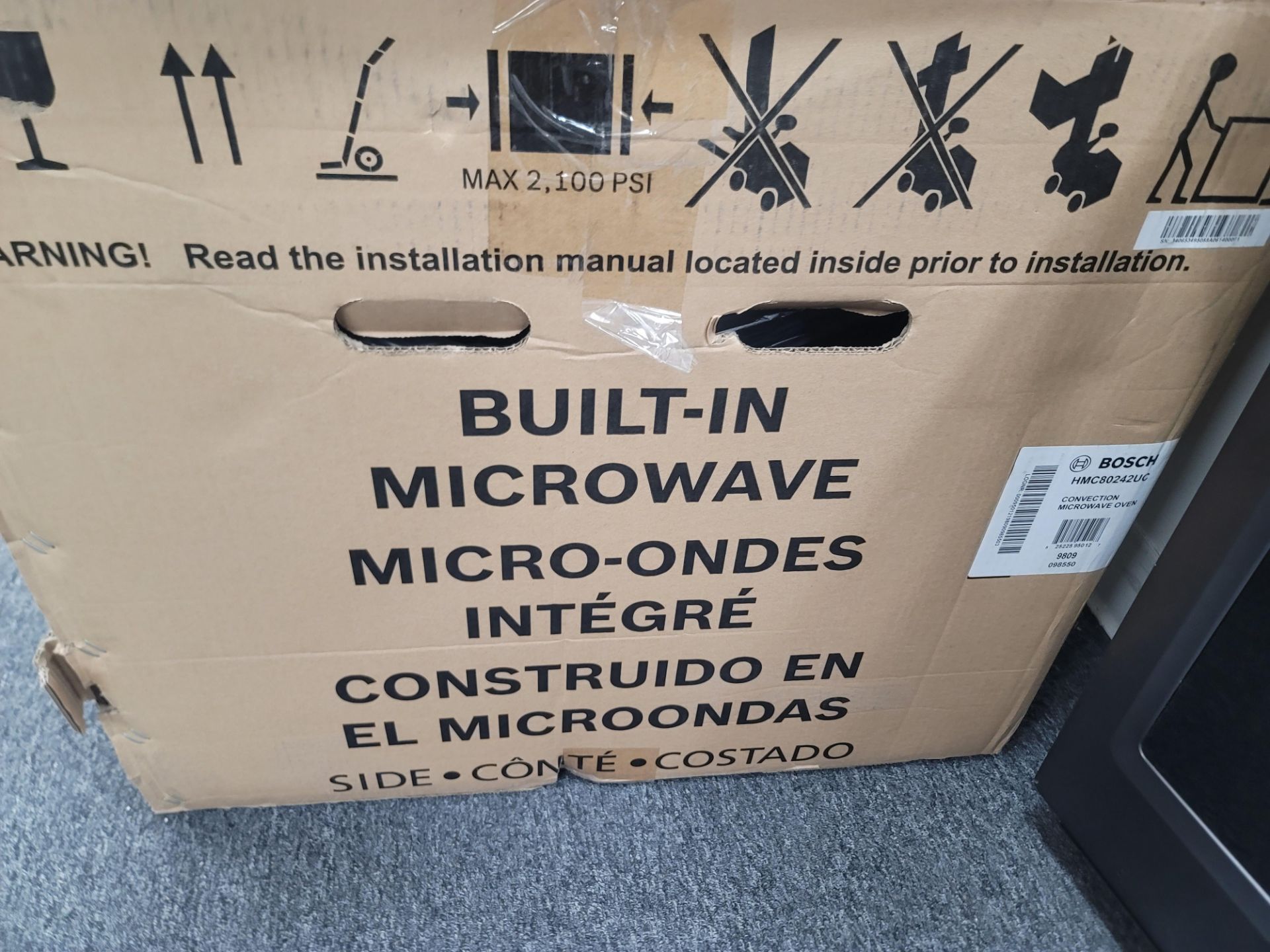 BOSCH 800 SERIES 30" BUILT-IN CONVECTION MICROWAVE OVEN W/ 1.6 CU. FT. CAPACITY IN BLACK STAINLESS