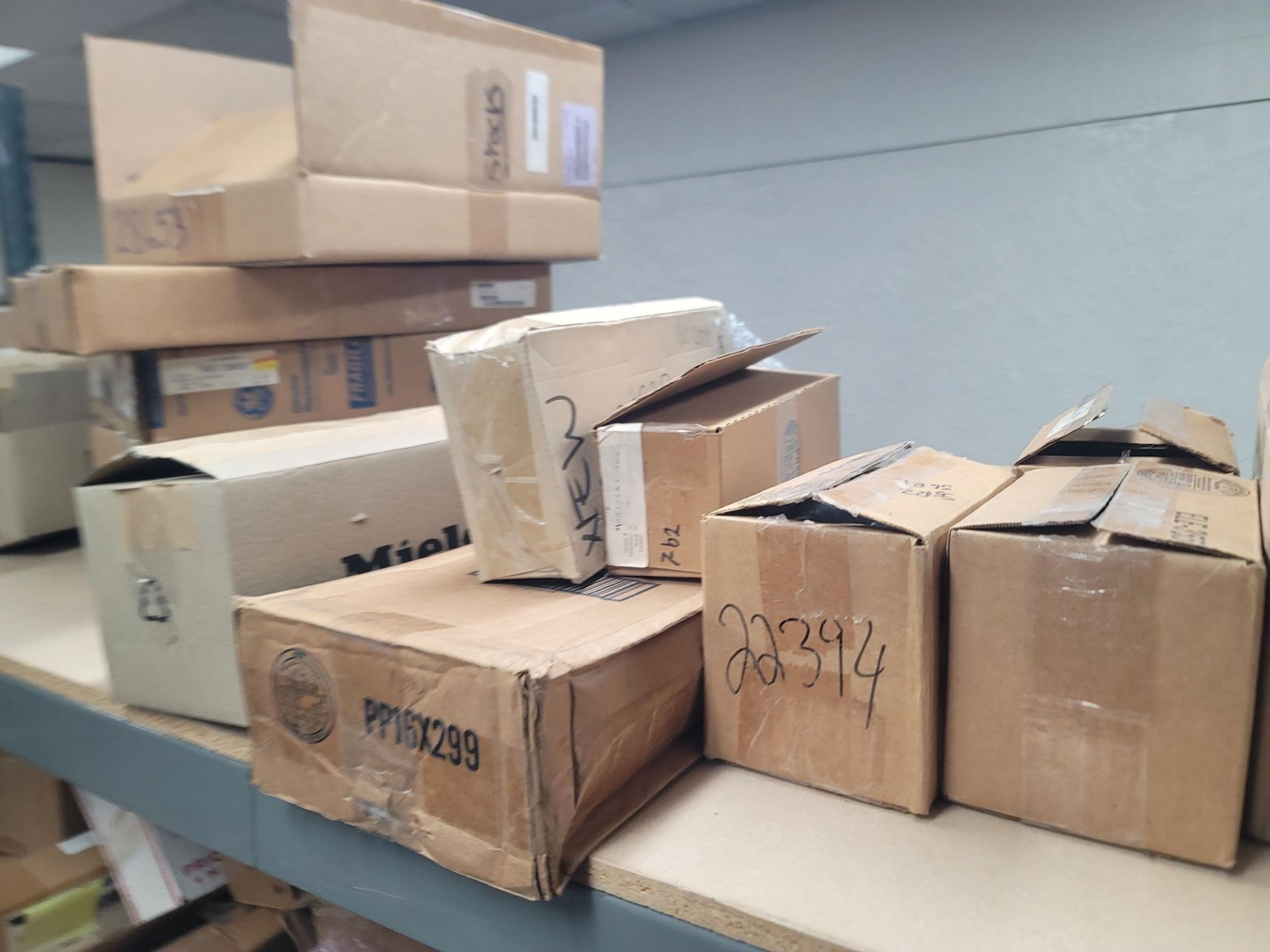 LOT - 8' SHELF UNIT W/ CONTENTS OF APPLIANCE REPLACEMENT PARTS - Image 3 of 26