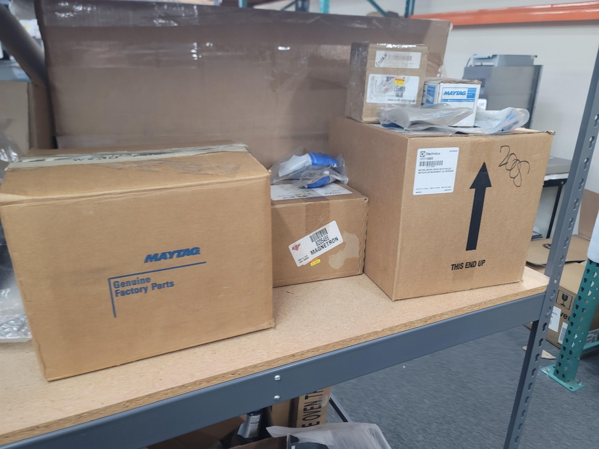 LOT - CONTENTS OF (2) 8' X 4' SHELVES, TO INCLUDE LOOSE AND BOXED APPLIANCE REPLACEMENT PARTS - Image 6 of 22