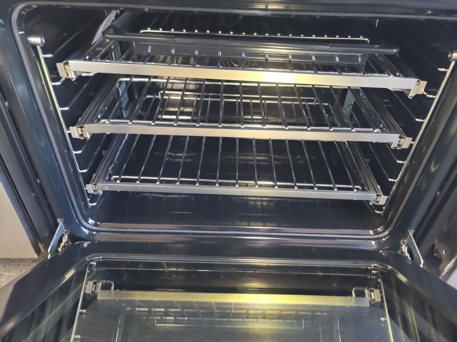 DCS 30" ELECTRIC WALL OVEN W/ 4.1 CU. FT. CAPACITY IN STAINLESS STEEL, MODEL WOSV230 - Image 3 of 4