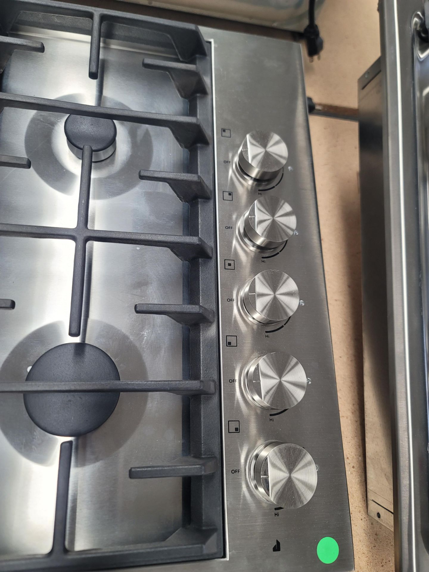 JENNAIR EURO-STYLE SERIES 30" GAS COOKTOP W/ (5) BURNERS IN STAINLESS STEEL, MODEL JGC7530BS - Image 2 of 3