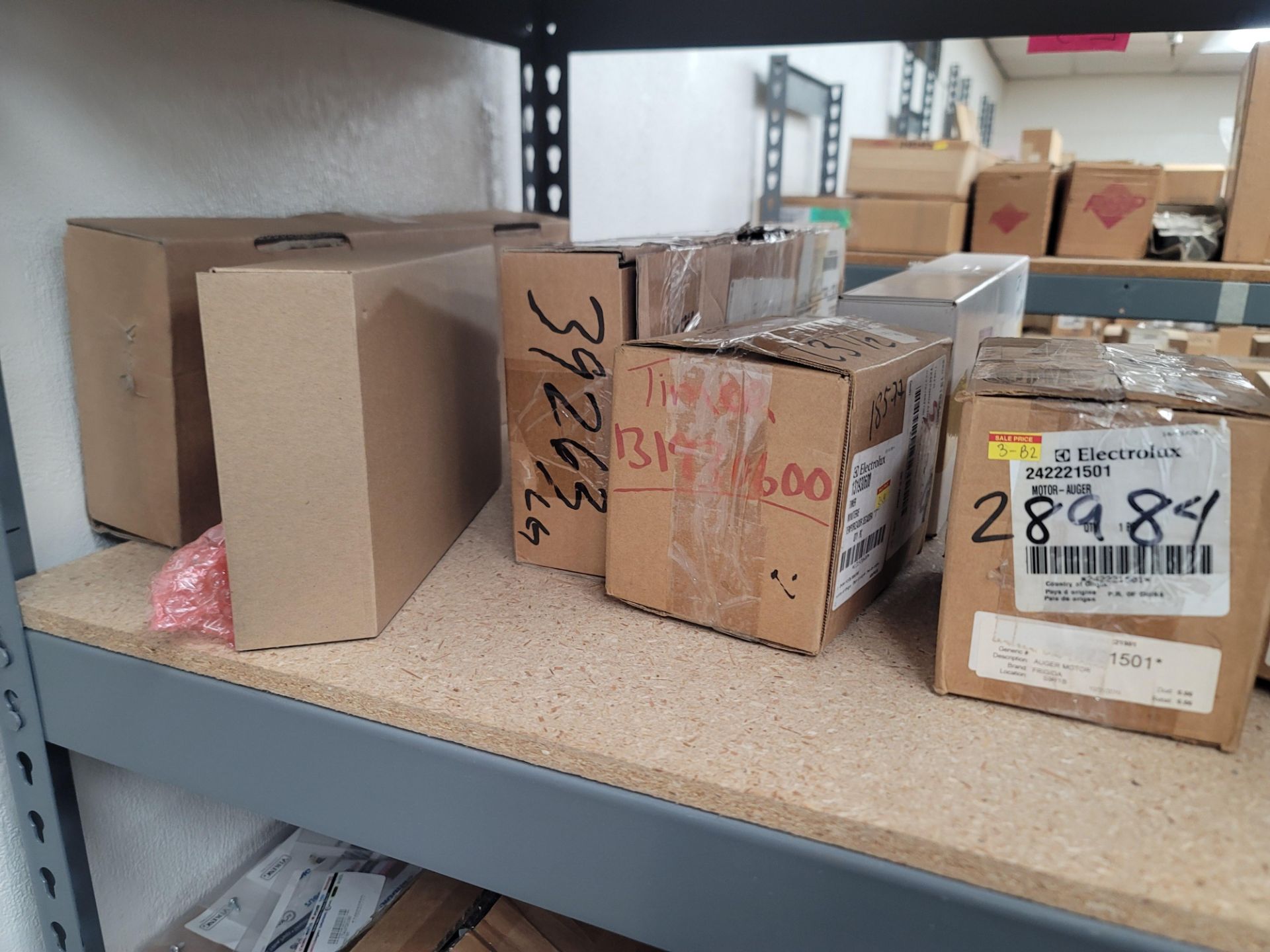 LOT - 8' SHELF UNIT W/ CONTENTS OF APPLIANCE REPLACEMENT PARTS - Image 7 of 33