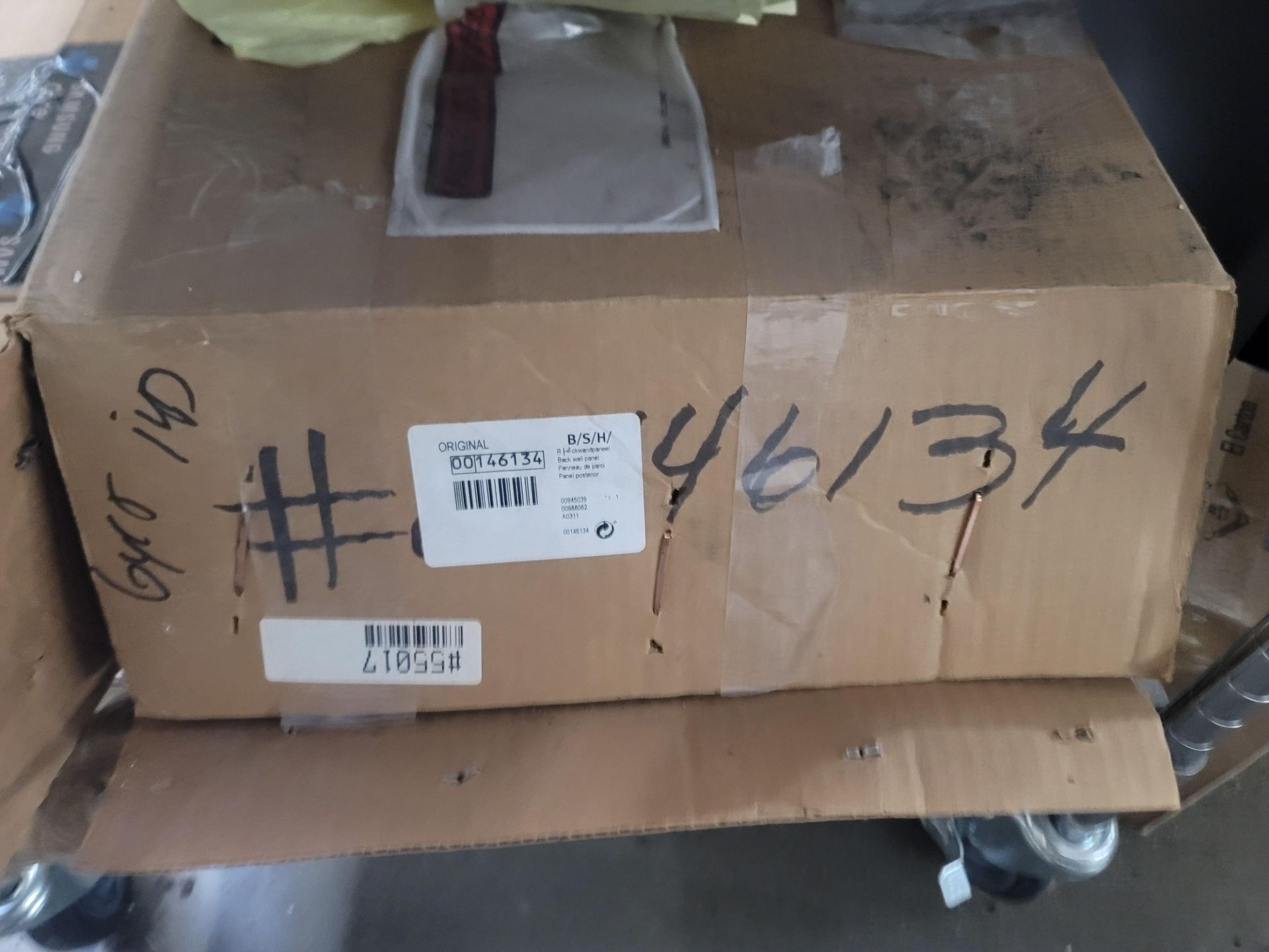 LOT - WIRE SHELF ON CASTERS, W/ CONTENTS OF APPLIANCE REPLACEMENT PARTS - Image 9 of 10