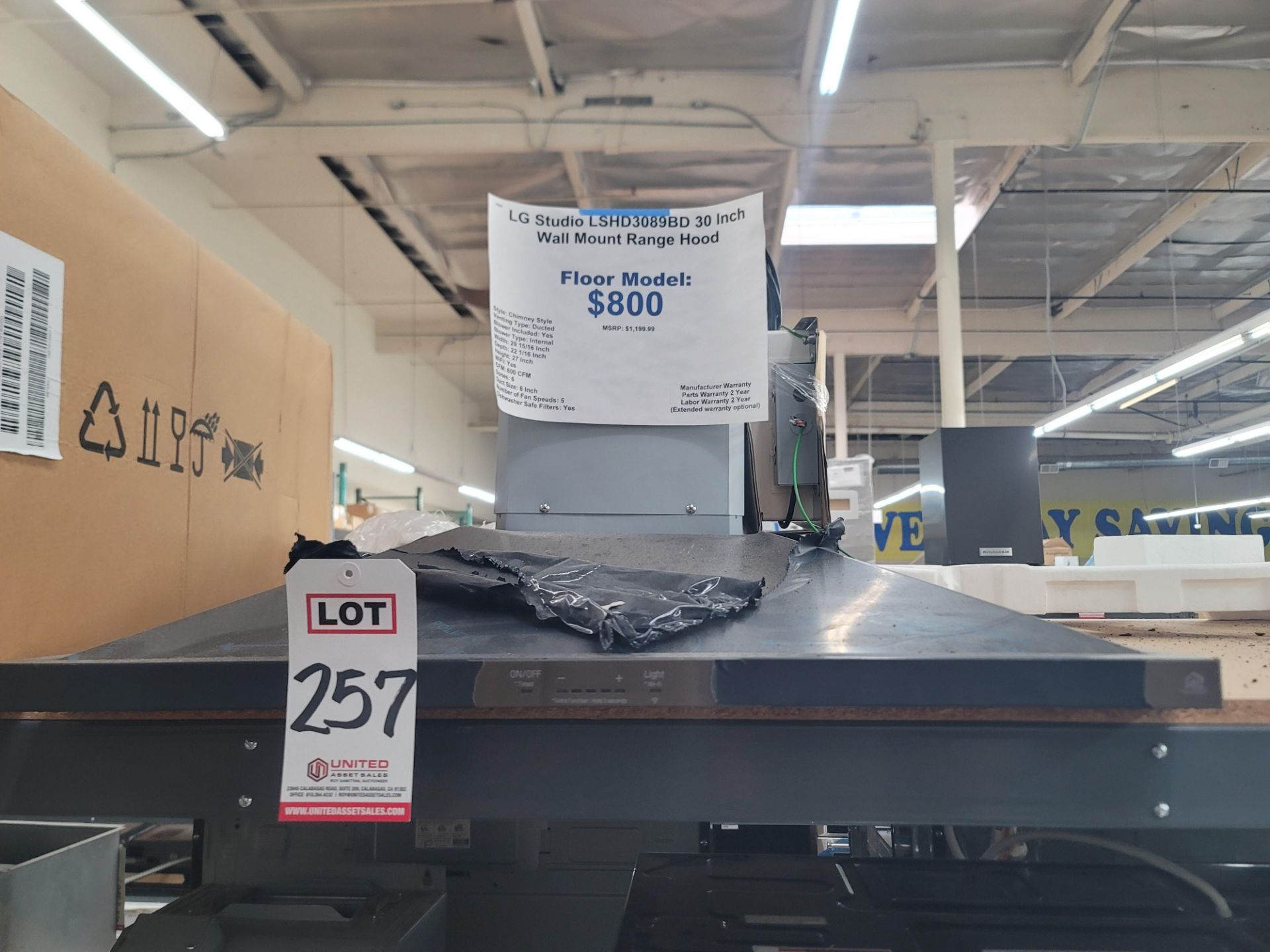 LG STUDIO 30" WALL MOUNT RANGE HOOD IN BLACK STAINLESS STEEL, MODEL LSHD3089BD