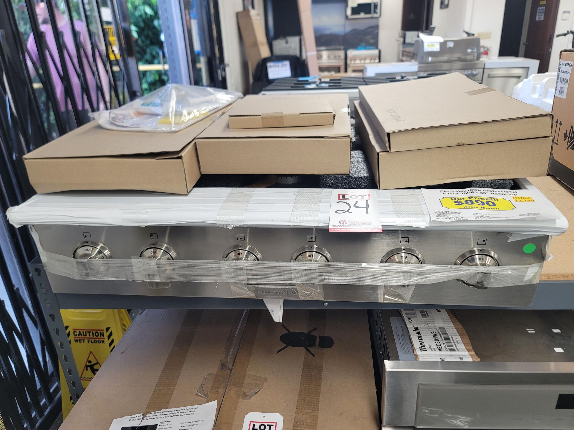 ELECTROLUX ICON PROFESSIONAL 36" GAS RANGETOP W/ (6) BURNERS IN STAINLESS STEEL, MODEL E36GC76PRS - Image 2 of 3