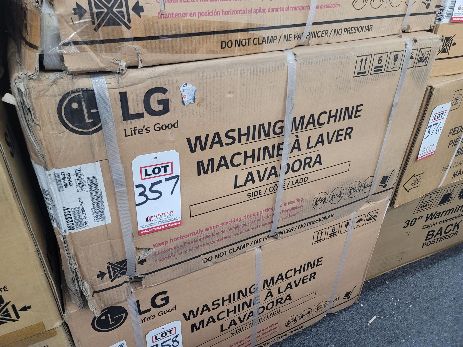 LG 27" SIDEKICK PEDESTAL WASHER IN GRAPHITE STEEL, 1.0 CU. FT. CAPACITY, MODEL WD200CV, IN