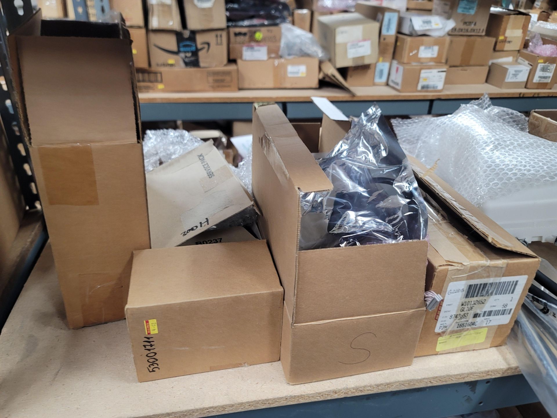 LOT - 8' SHELF UNIT W/ CONTENTS OF APPLIANCE REPLACEMENT PARTS - Image 7 of 19