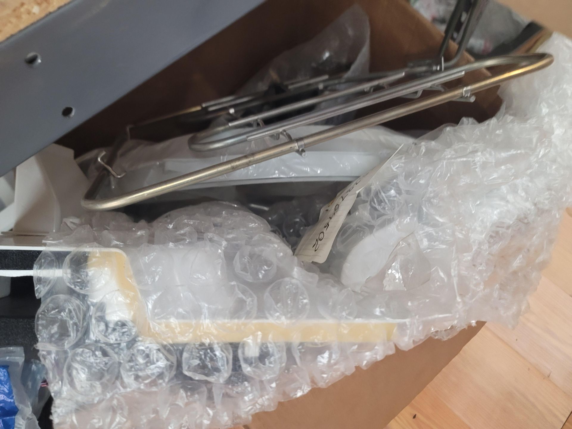 LOT - ALL APPLIANCE PARTS ON (1) 8' SECTION OF SHELVING - Image 8 of 11