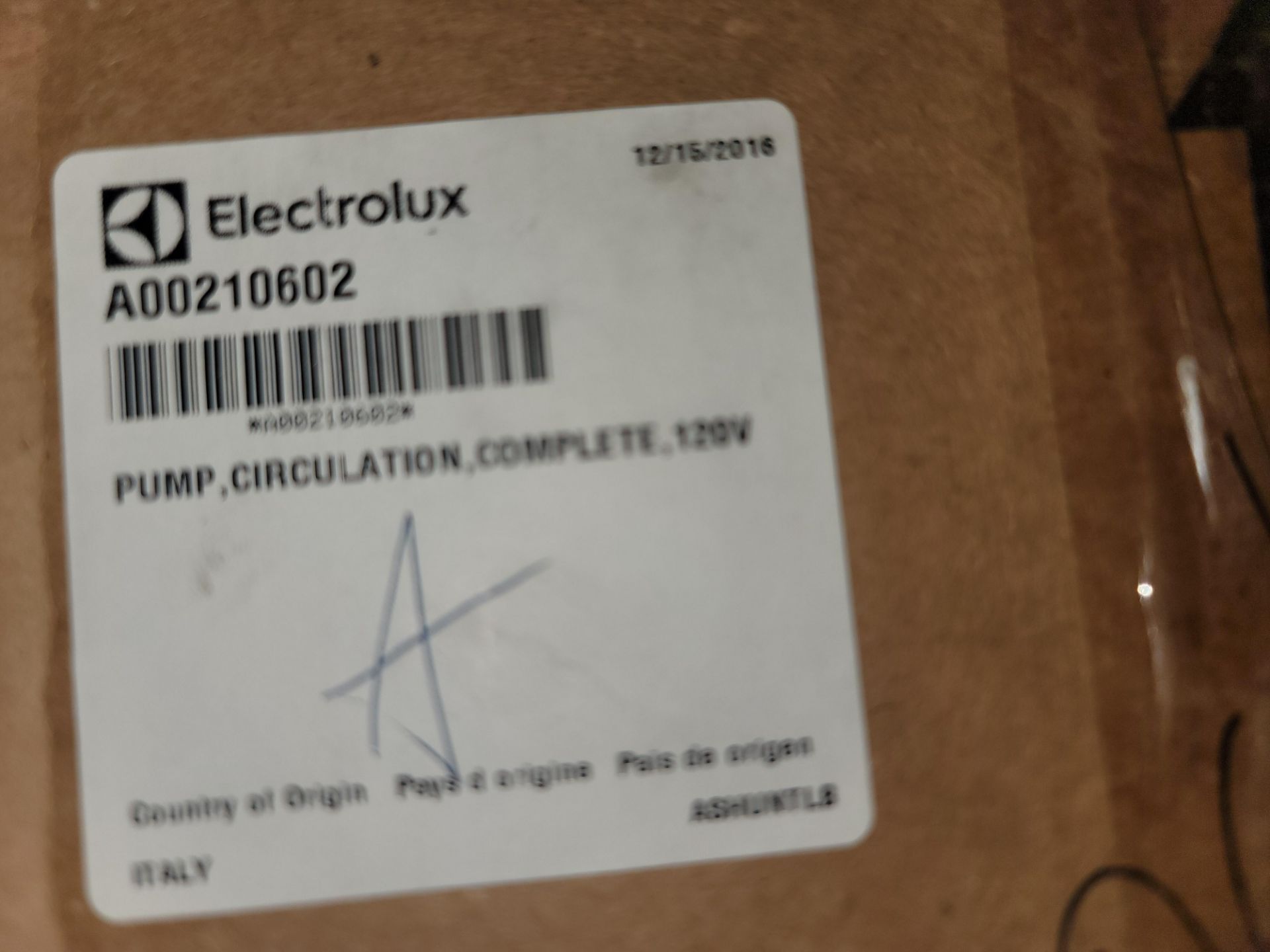 LOT - 8' SHELF UNIT W/ CONTENTS OF APPLIANCE REPLACEMENT PARTS - Image 7 of 19