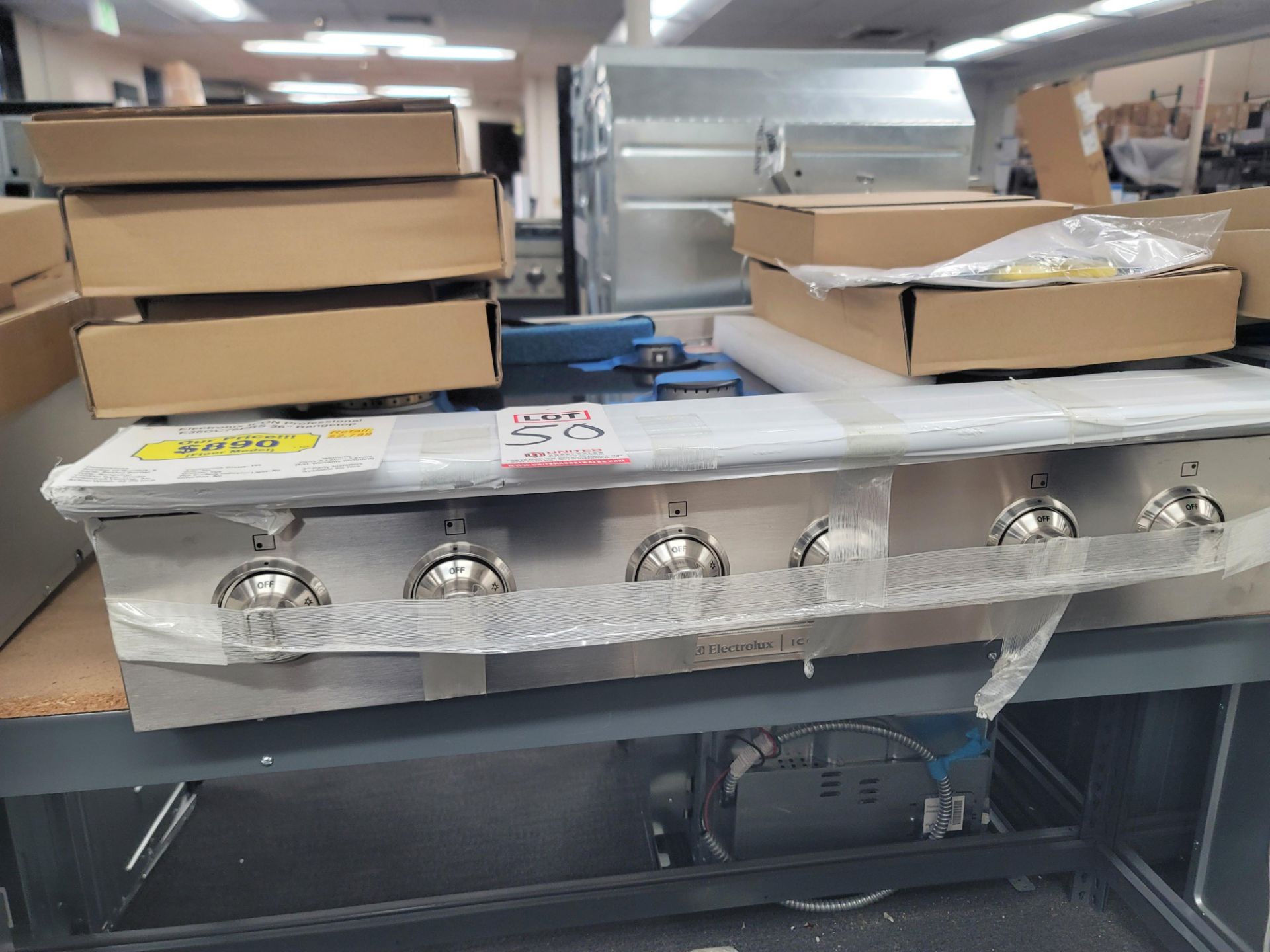 ELECTROLUX ICON PROFESSIONAL 36" GAS RANGETOP W/ (6) BURNERS IN STAINLESS STEEL, MODEL E36GC76PRS - Image 2 of 4