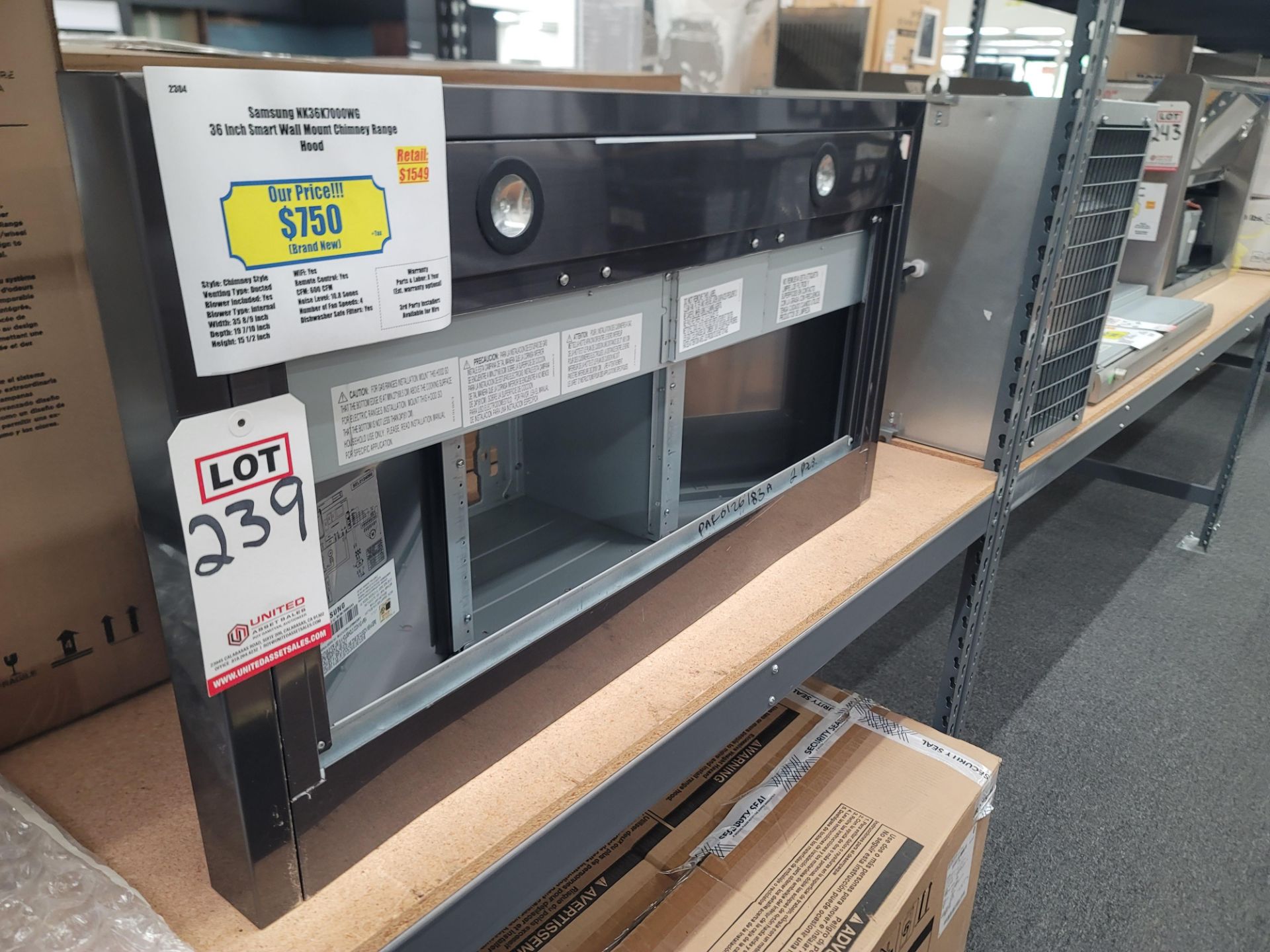 SAMSUNG 36" SMART WALL MOUNT CHIMNEY RANGE HOOD IN BLACK STAINLESS STEEL, MODEL NK36K7000WG