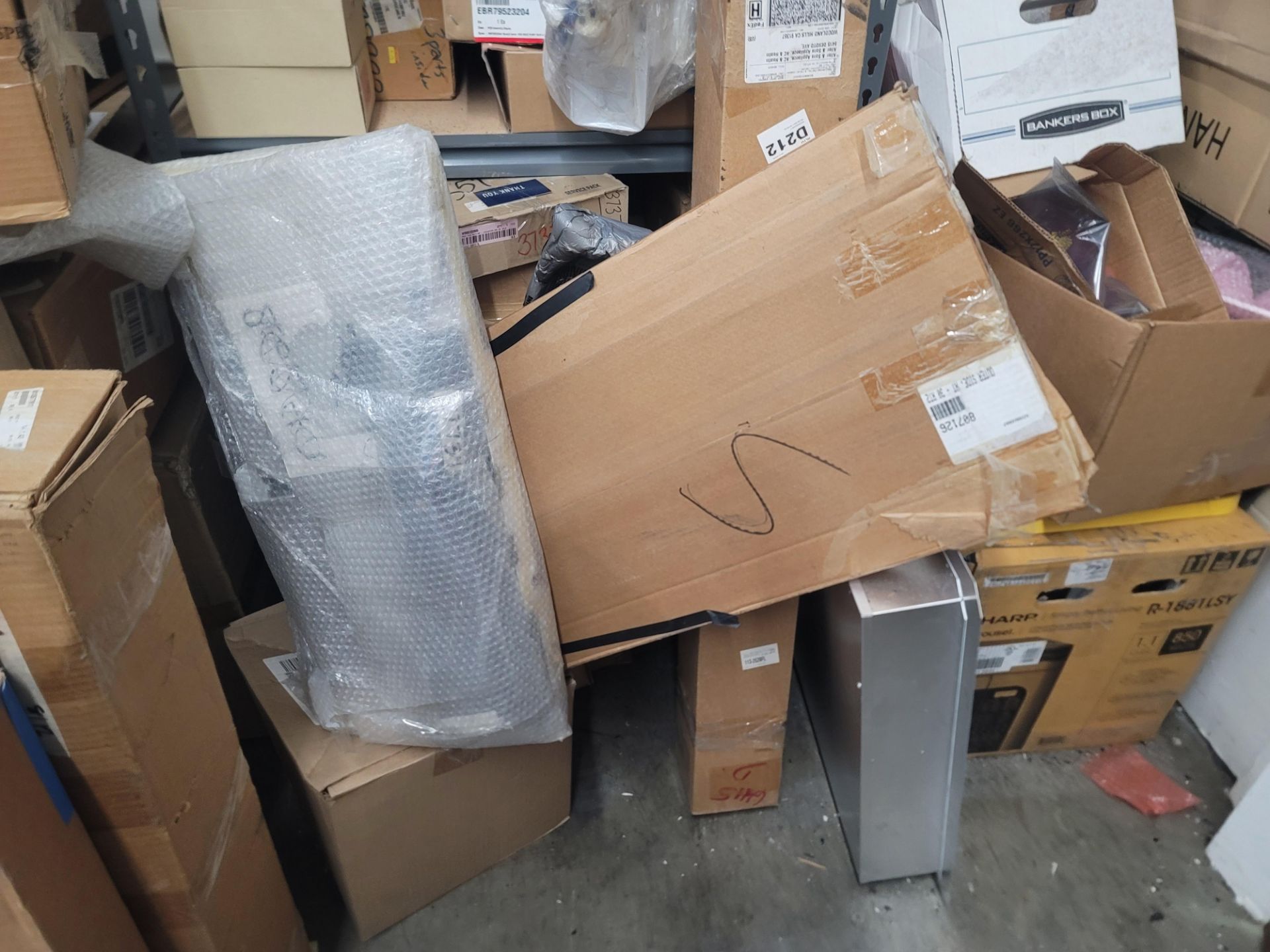 LOT - CONTENTS OF CORNER AREA, TO INCLUDE SHELF UNIT FULL OF APPLIANCE REPLACEMENT PARTS AND ALL - Image 8 of 21