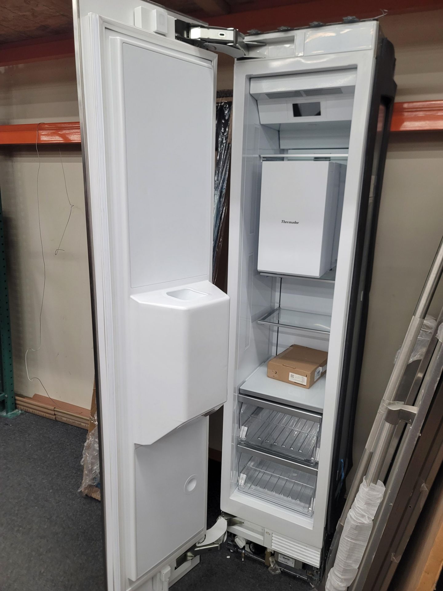THERMADOR FREEDOM COLLECTION 18" FREEZER COLUMN, 7.8 CU. FT. CAPACITY, MODEL T18ID900LP - Image 2 of 3