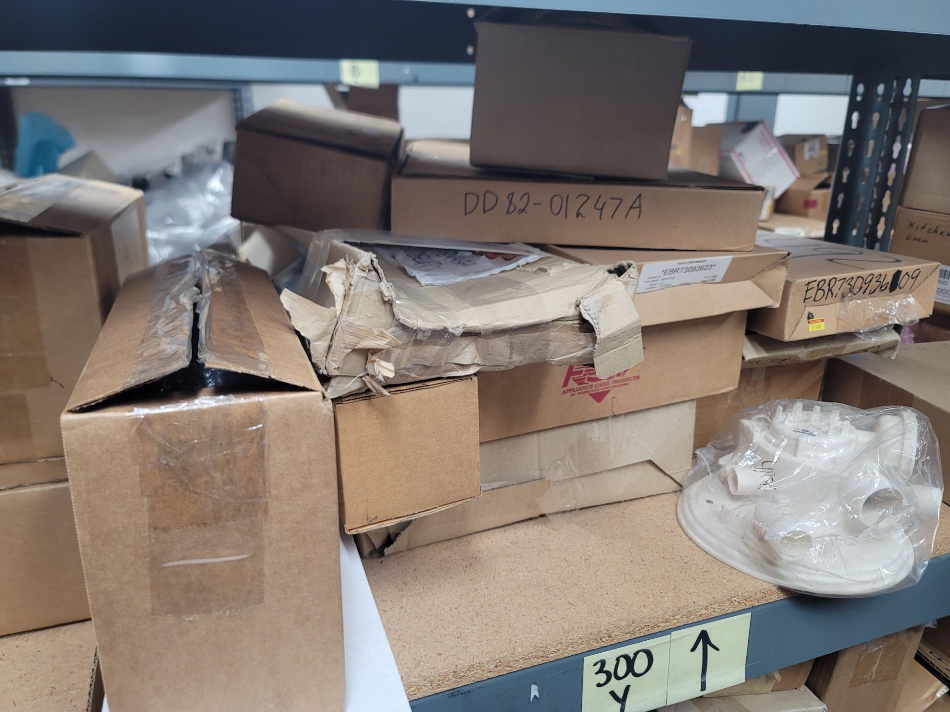 LOT - 8' SHELF UNIT W/ CONTENTS OF APPLIANCE REPLACEMENT PARTS - Image 8 of 21