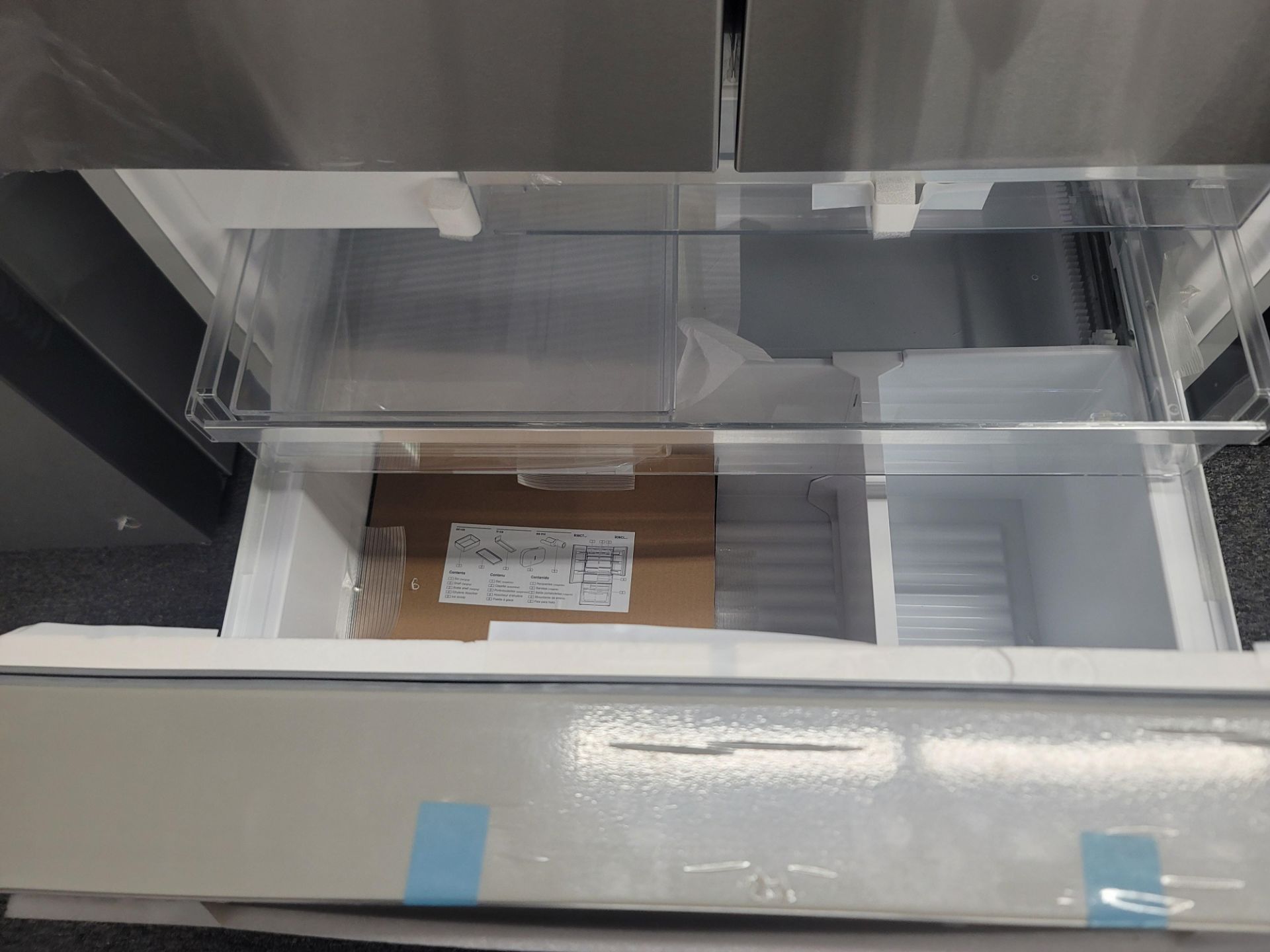 BOSCH 800 SERIES 36" SMART COUNTER DEPTH FRENCH DOOR 15 CU. FT. REFRIGERATOR / 6.0 CU. FT. FREEZER / - Image 3 of 4