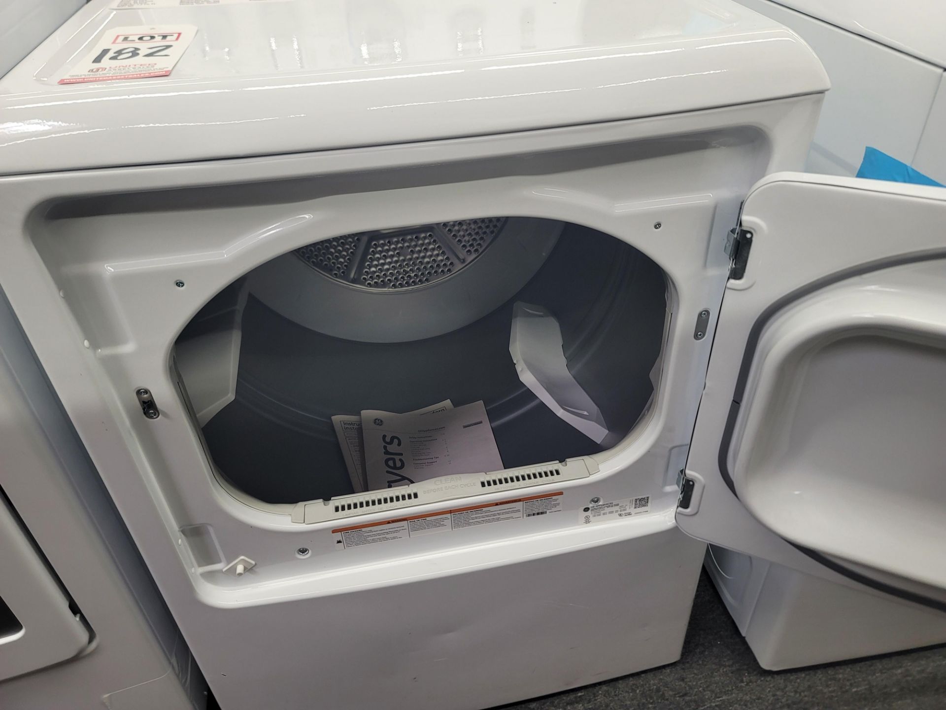 GE 27" ELECTRIC DRYER IN WHITE, 7.2 CU. FT. CAPACITY, MODEL GTD42EASJWW - Image 2 of 3