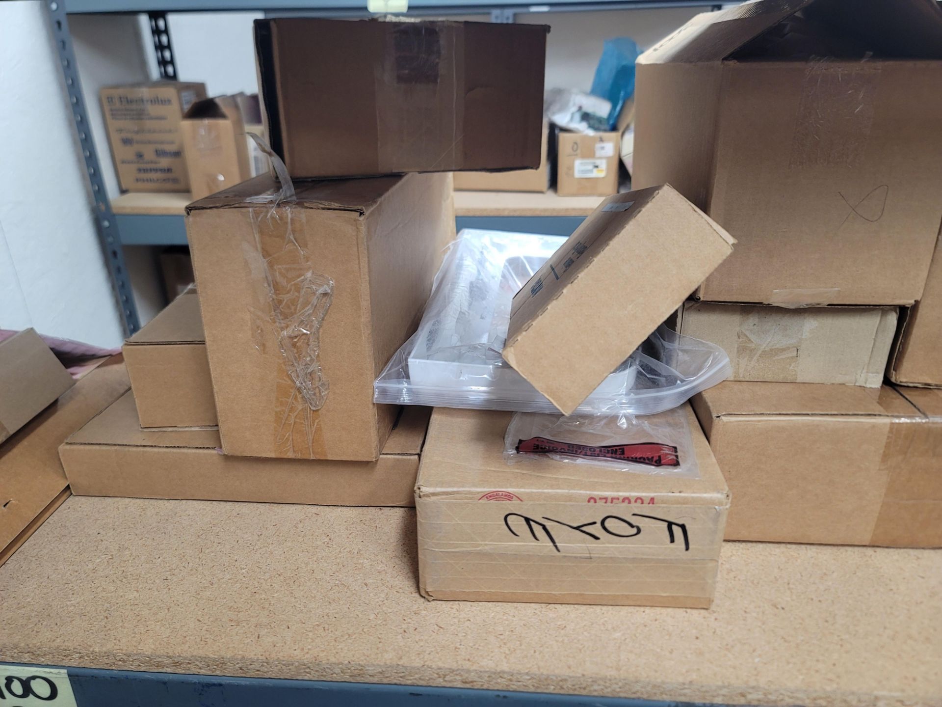 LOT - 8' SHELF UNIT W/ CONTENTS OF APPLIANCE REPLACEMENT PARTS - Image 7 of 21