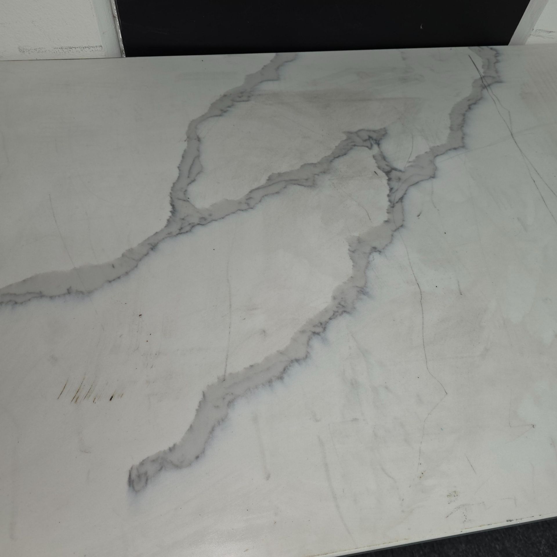 LOT - TWO-TONE KITCHEN CABINET SET W/ 9' OF BASE CABINETS, 31" OVEN CABINET AND (2) 35-1/2" WALL - Image 2 of 5