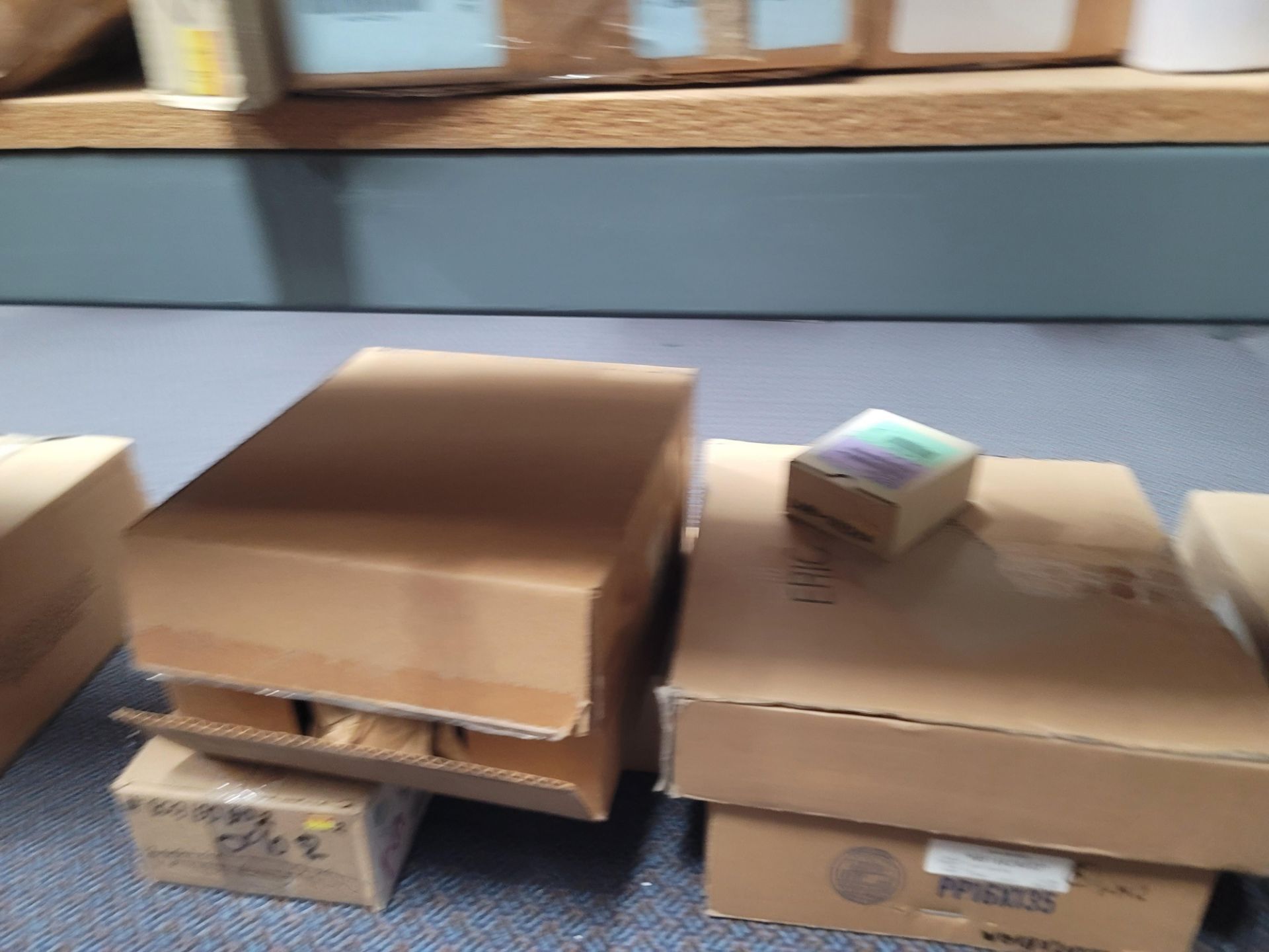 LOT - 8' SHELF UNIT W/ CONTENTS OF APPLIANCE REPLACEMENT PARTS - Image 18 of 19