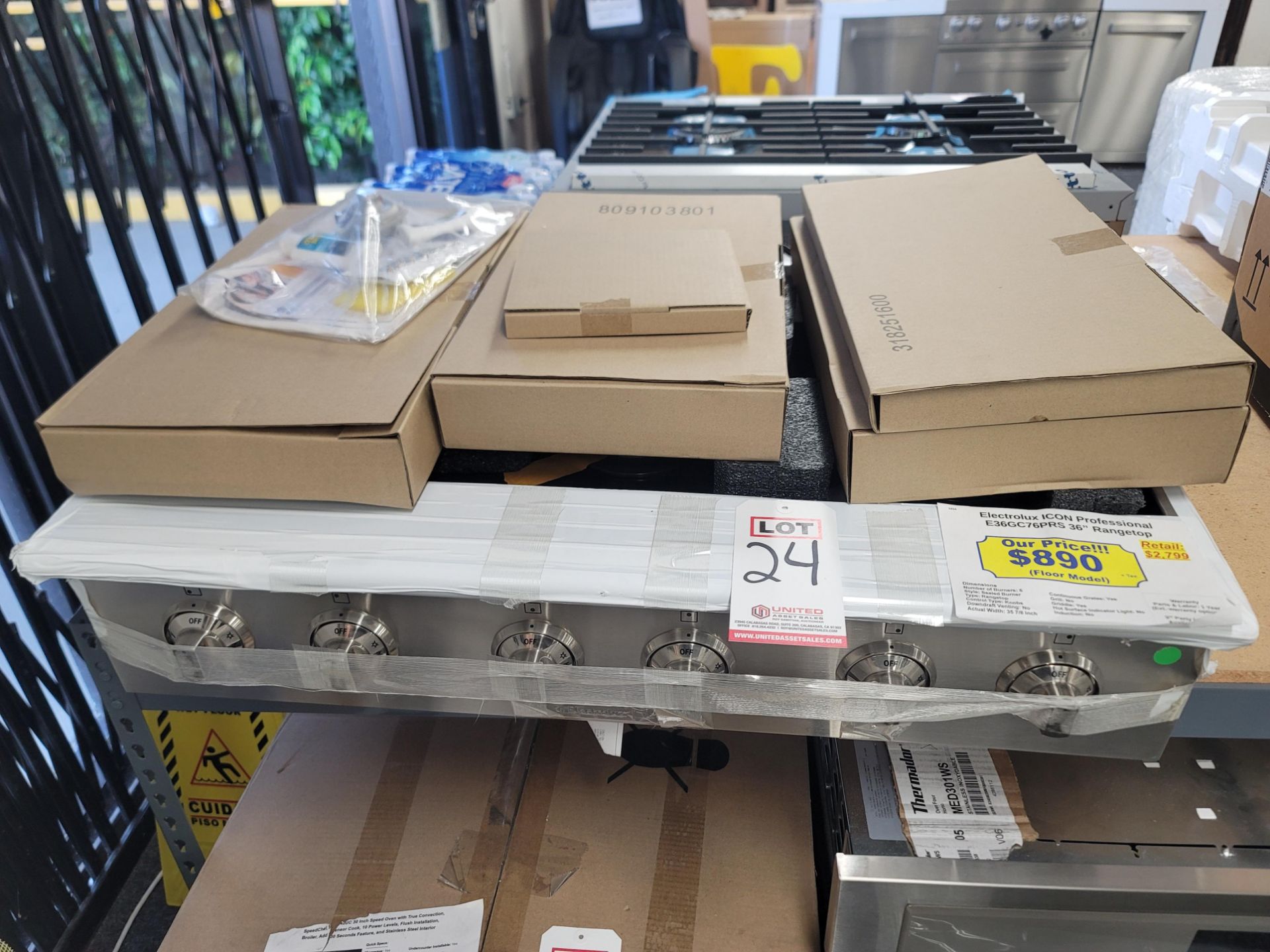 ELECTROLUX ICON PROFESSIONAL 36" GAS RANGETOP W/ (6) BURNERS IN STAINLESS STEEL, MODEL E36GC76PRS