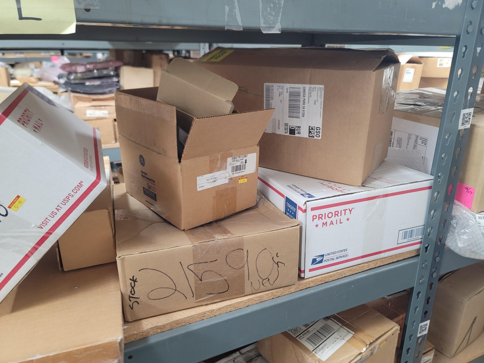 LOT - 8' SHELF UNIT W/ CONTENTS OF APPLIANCE REPLACEMENT PARTS - Image 15 of 26