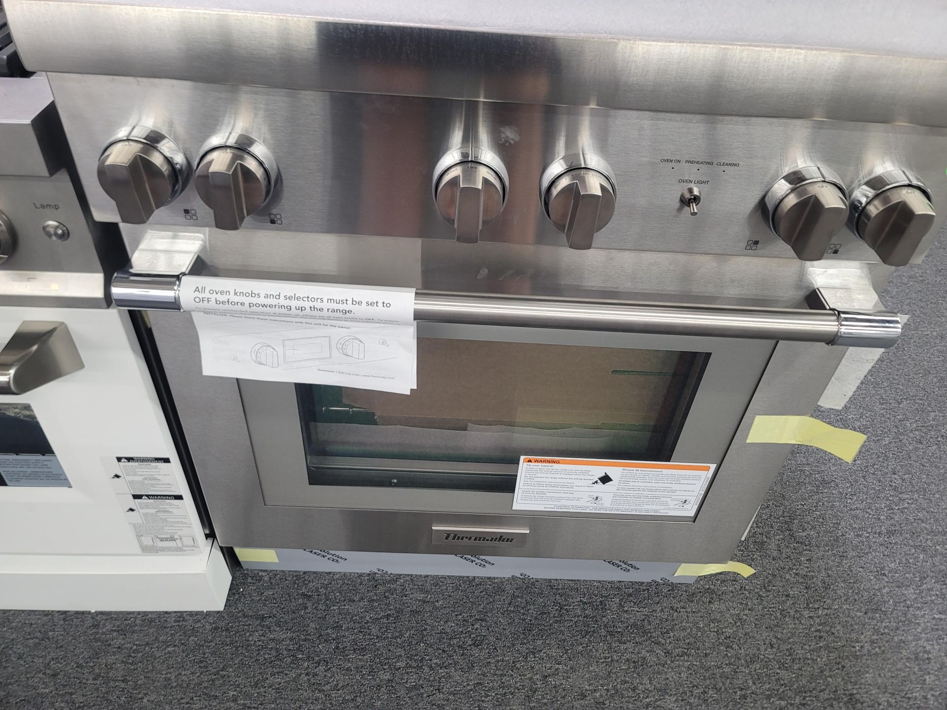 THERMADOR PRO HARMONY SERIES 30" FREESTANDING DUAL FUEL RANGE W/ (4) STAR GAS BURNERS AND 4.4 CU. - Image 3 of 5