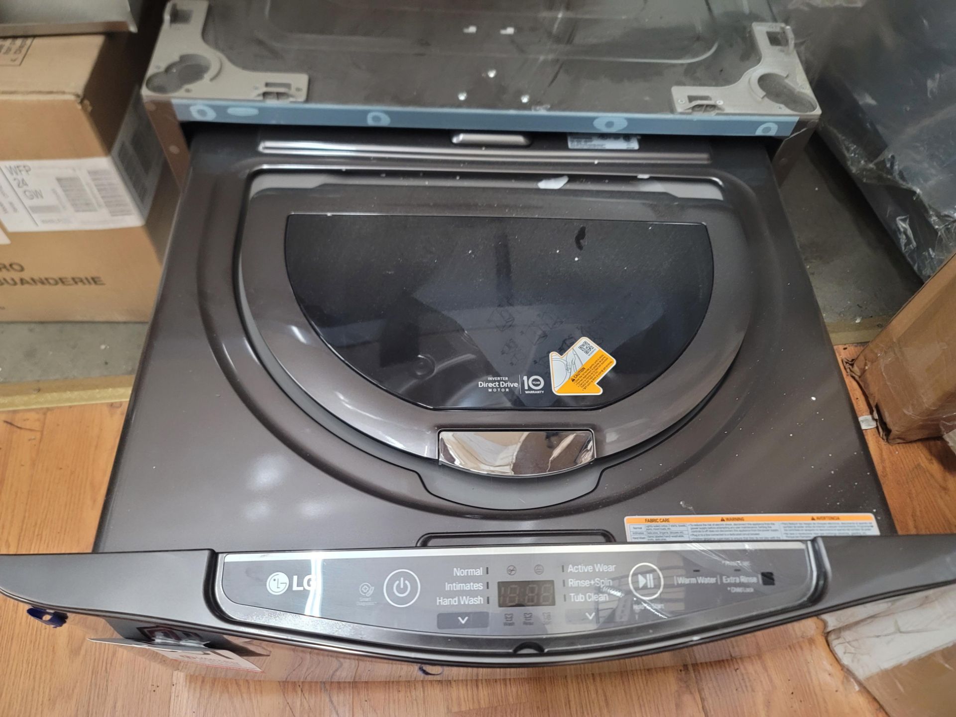 LG 27" SIDEKICK PEDESTAL WASHER IN BLACK, 1.0 CU. FT. CAPACITY, MODEL WD100CK - Image 3 of 4