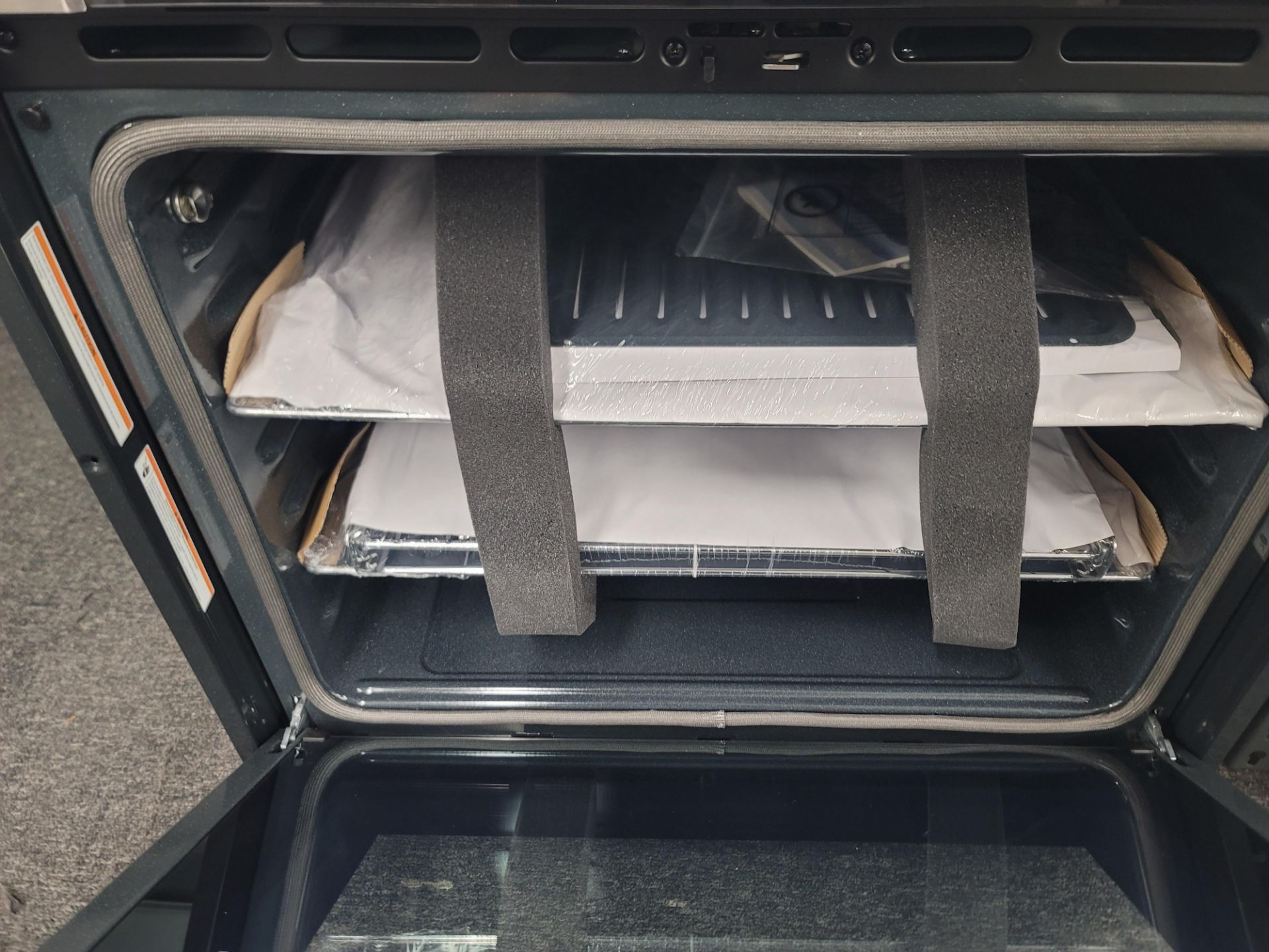 ZLINE 30" ELECTRIC SINGLE WALL OVEN W/ 5.0 CU. FT. CAPACITY IN STAINLESS STEEL, MODEL AWS30 - Image 2 of 3