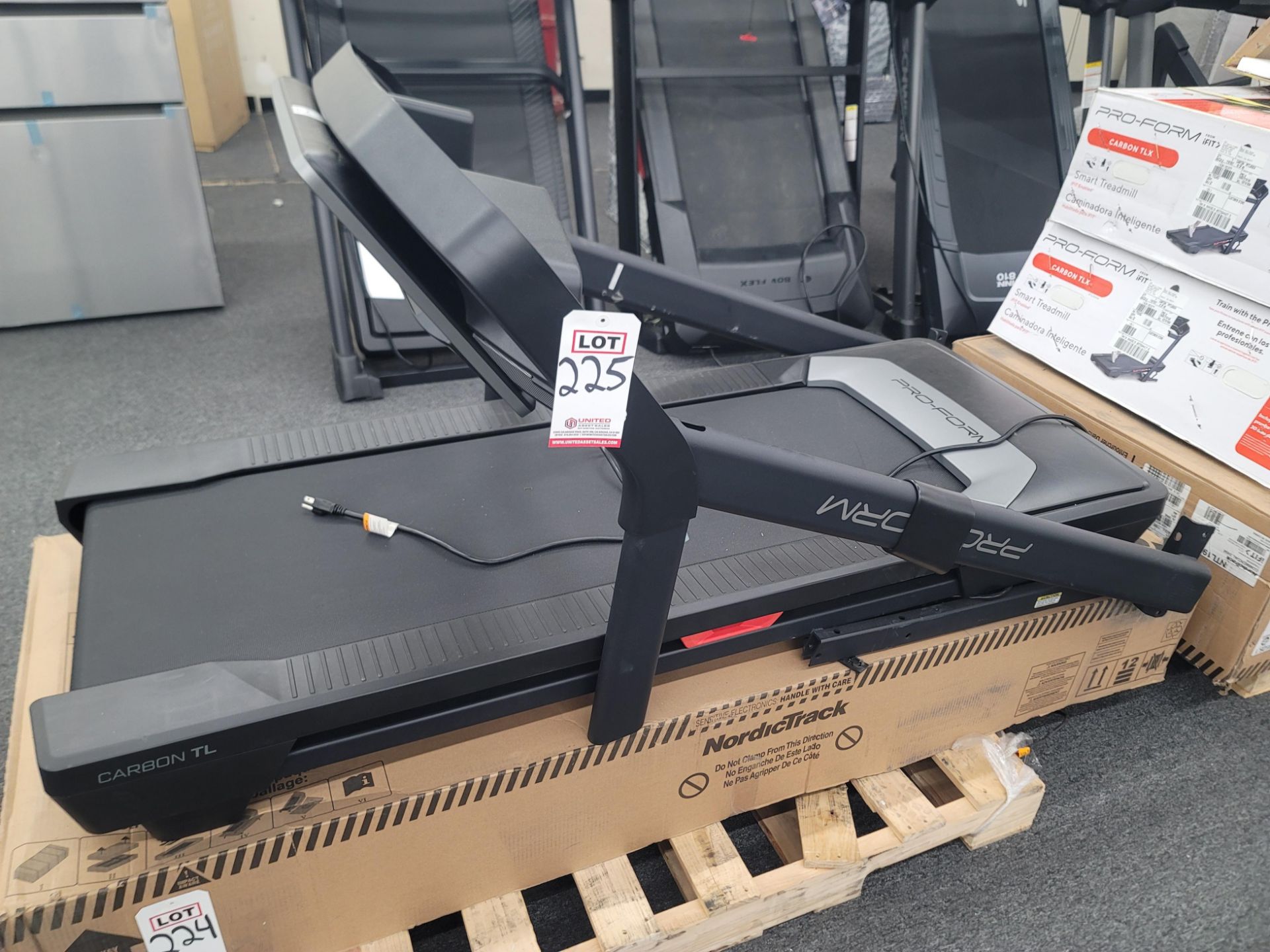 PRO-FORM CARBON TL TREADMILL IN BLACK, MODEL PFTL59724