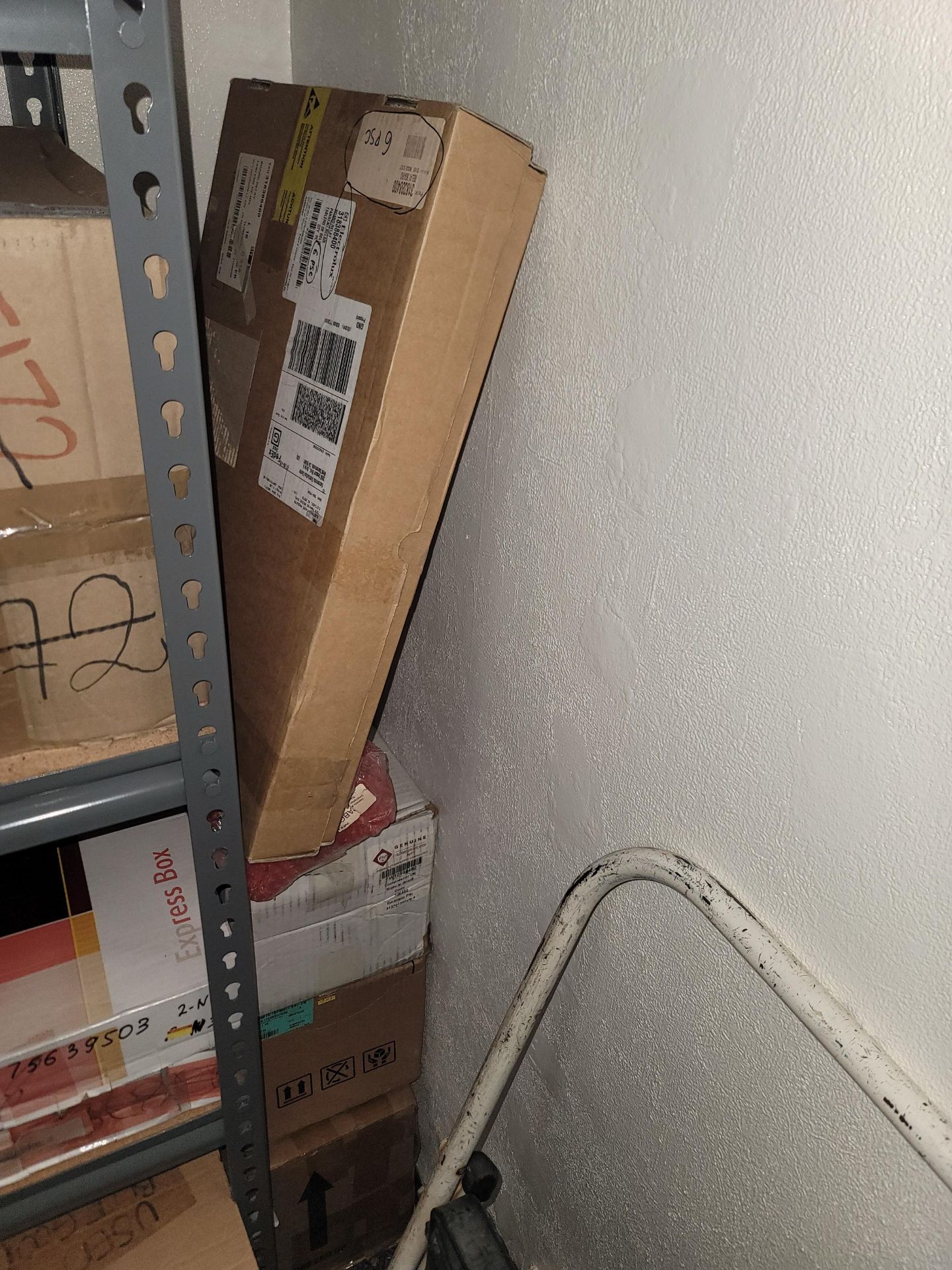 LOT - 3' SHELF UNIT W/ CONTENTS OF APPLIANCE REPLACEMENT PARTS - Image 7 of 9