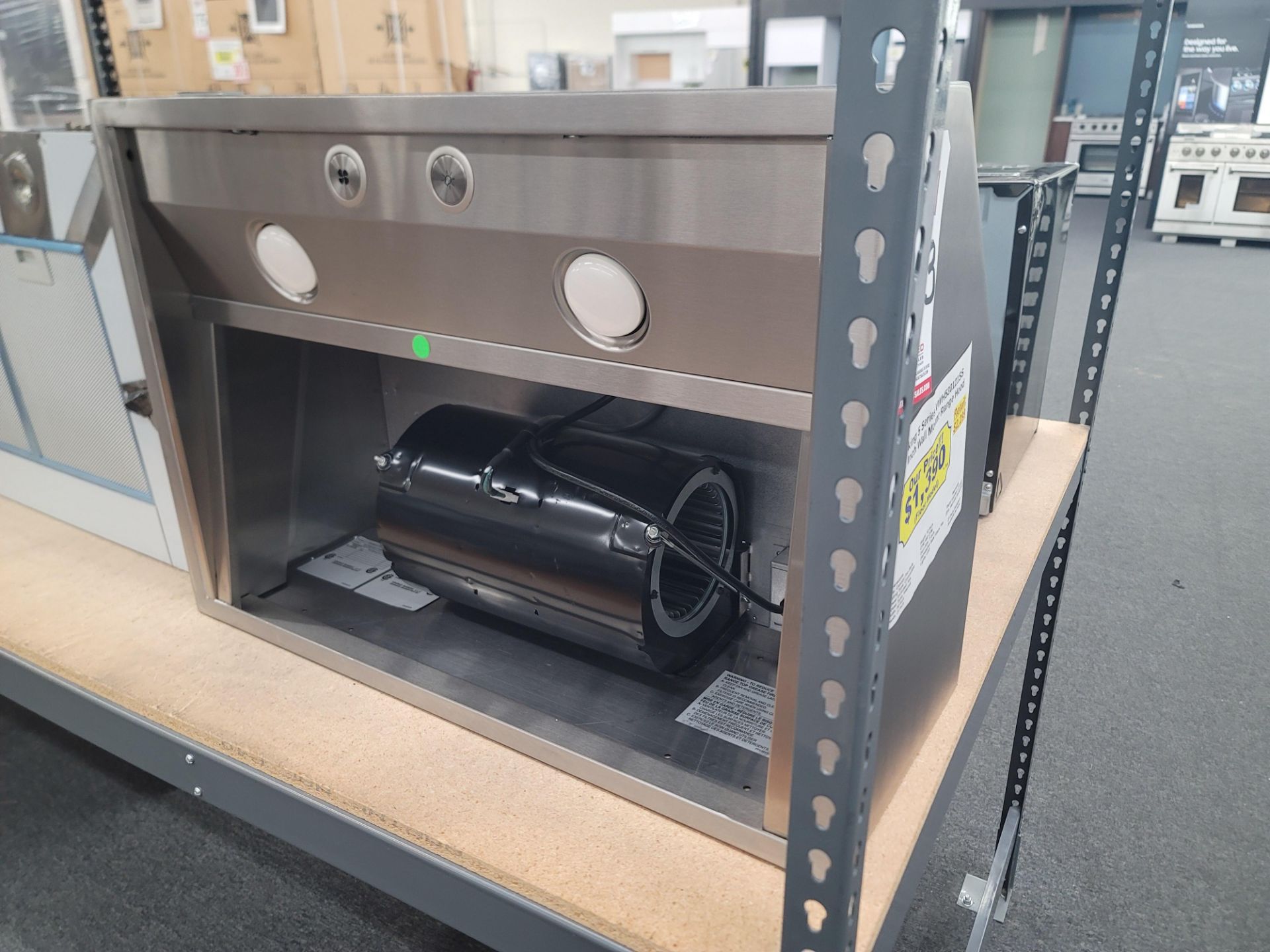 VIKING 5 SERIES 30" WALL MOUNT RANGE HOOD, MODEL VWH530121SS - Image 2 of 3