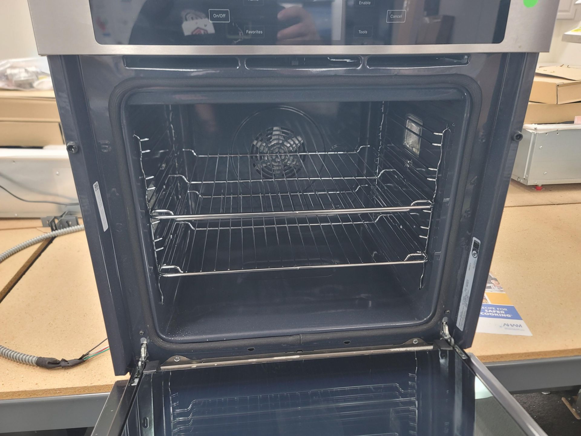 KITCHENAID 24" SINGLE CONVECTION SMART ELECTRIC WALL OVEN W/ 2.6 CU. FT. CAPACITY IN STAINLESS - Image 2 of 3