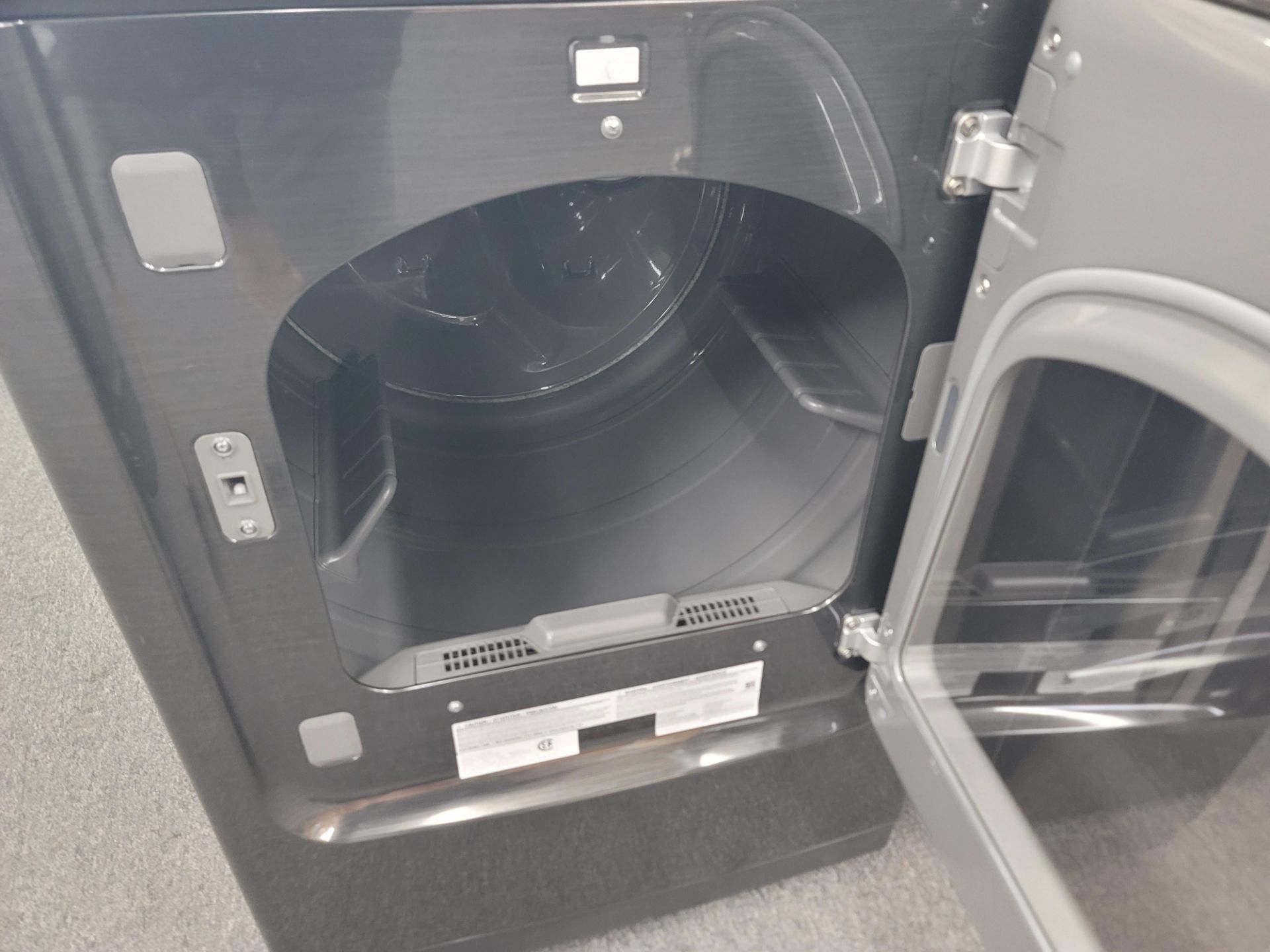 SAMSUNG 27" SMART ELECTRIC DRYER IN BLACK, 7.4 CU. FT. CAPACITY, MODEL DVE55CG7100V - Image 2 of 3