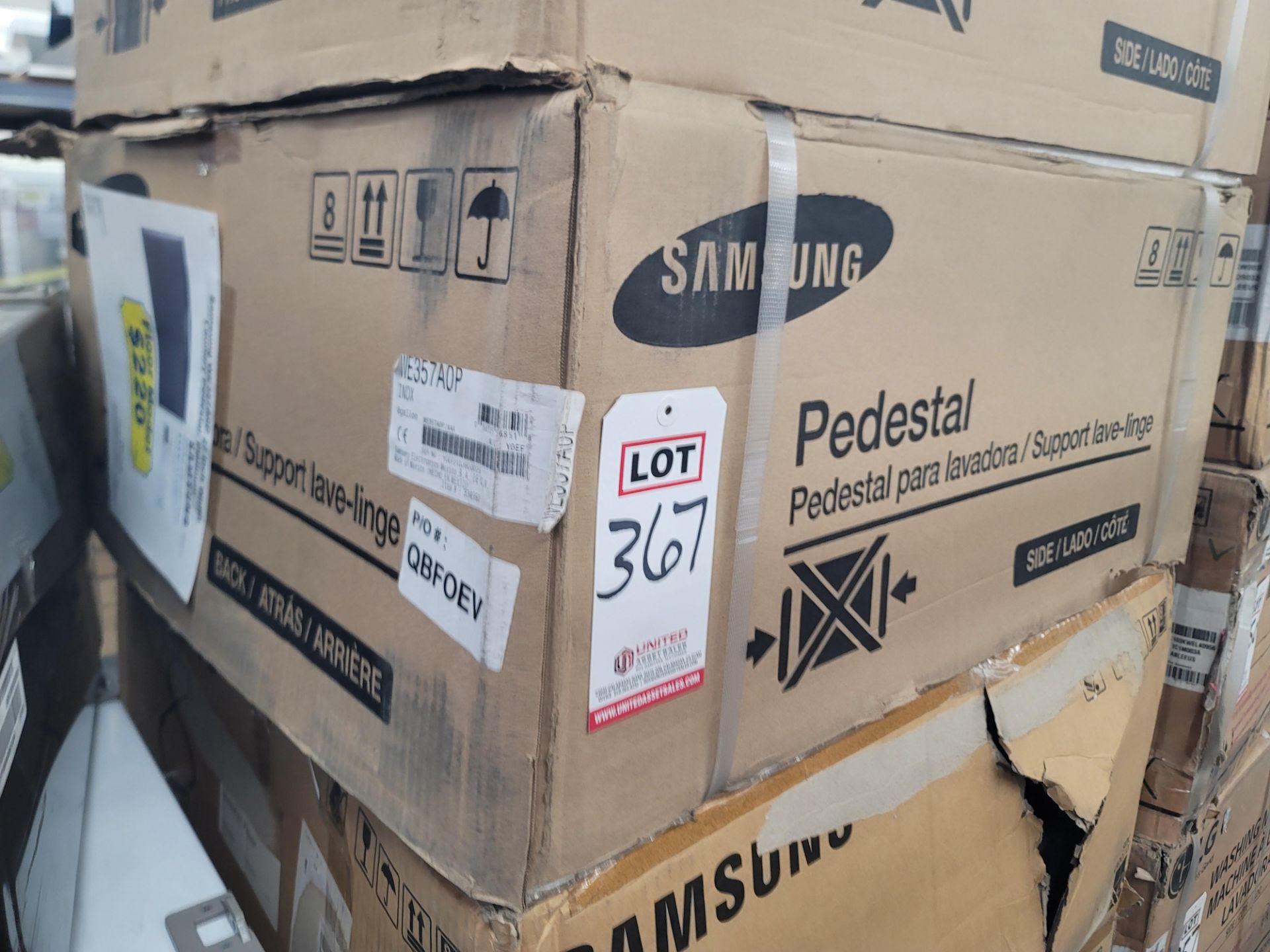 SAMSUNG 27" LAUNDRY PEDESTAL W/ 14-1/5" HT, IN PLATINUM, MODEL WE357A0P, IN ORIGINAL CARTON